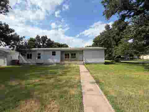 Homes For Sale - 400 W 5th St<br/> Harvey County, Sedgwick, KS 67135
