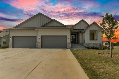 Homes For Sale - 1425 W Cozy Hollow St<br/> Goddard, KS 67052