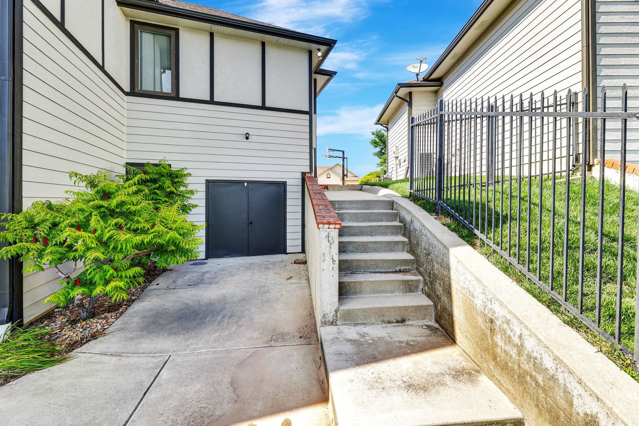 2612 N Paradise Ct, Wichita, Kansas image 32