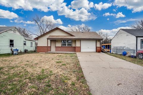 Homes For Sale - 828 N Poplar St<br/> Sedgwick County, Wichita, KS 67214