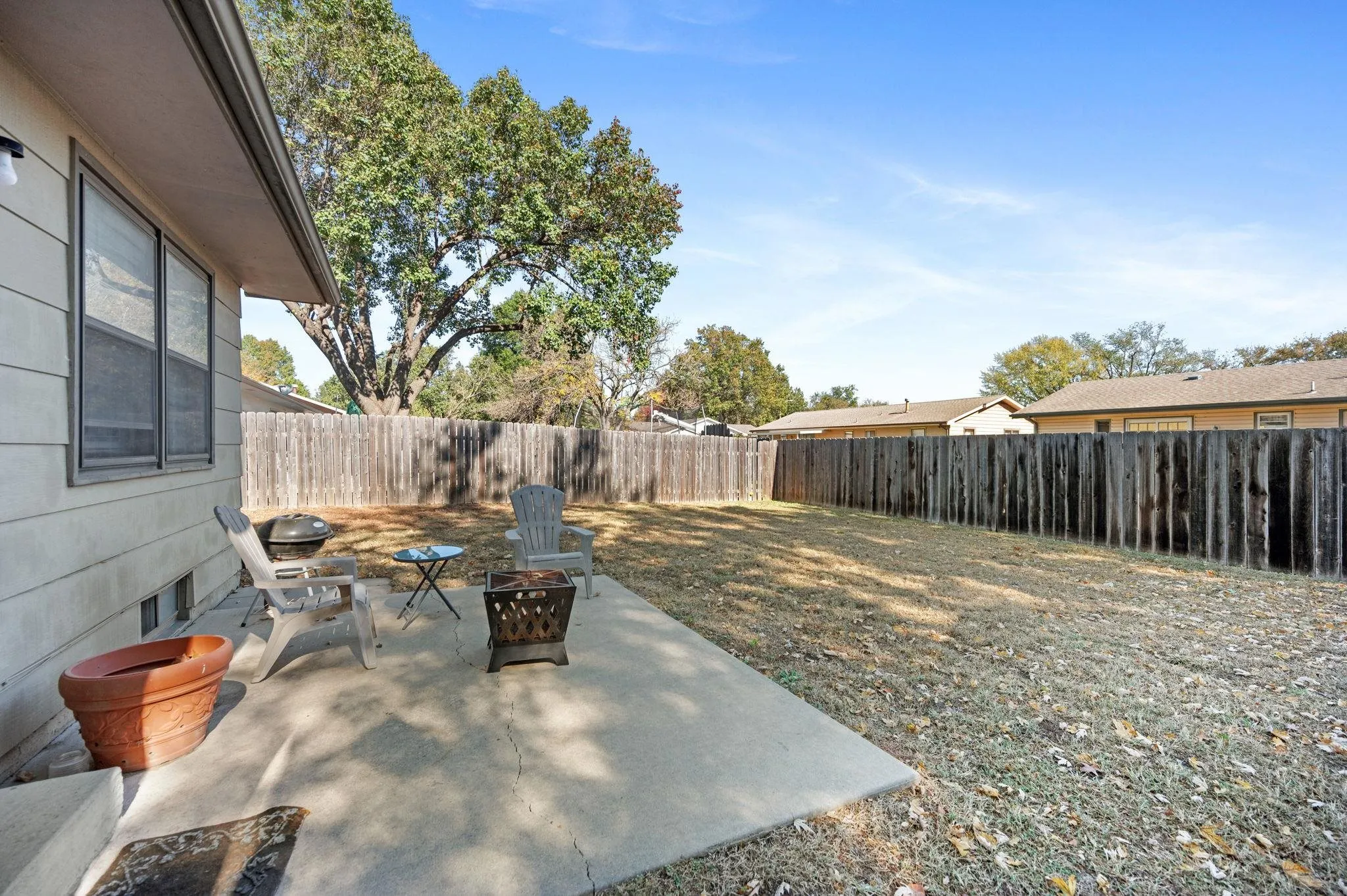 Wichita, Kansas 67212, United States, 3 Bedrooms Bedrooms, ,2 BathroomsBathrooms,Residential,Pending,30588