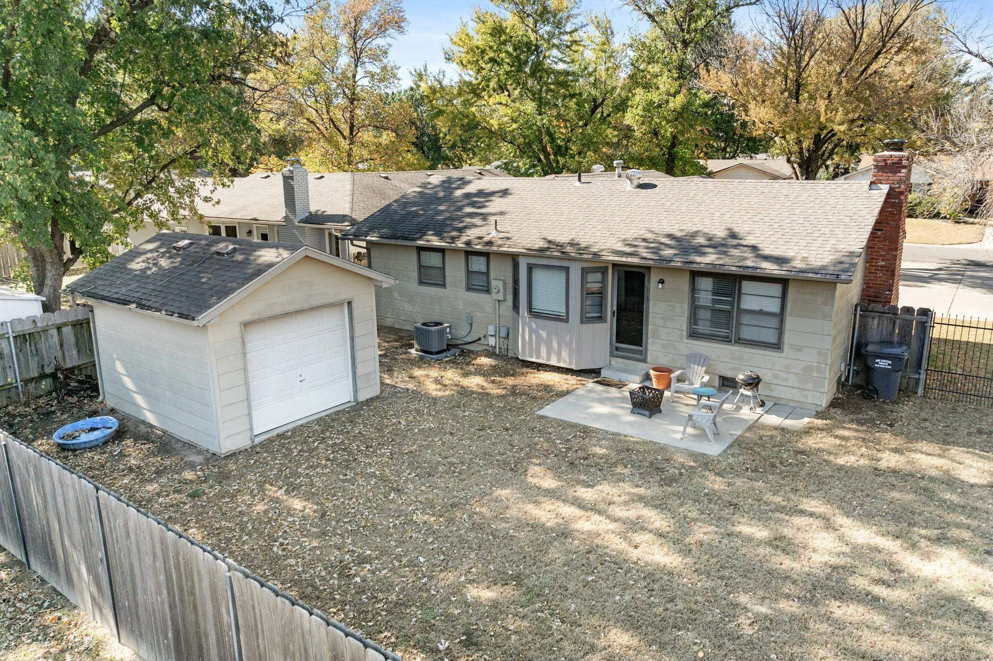 Wichita, Kansas 67212, United States, 3 Bedrooms Bedrooms, ,2 BathroomsBathrooms,Residential,Pending,30588