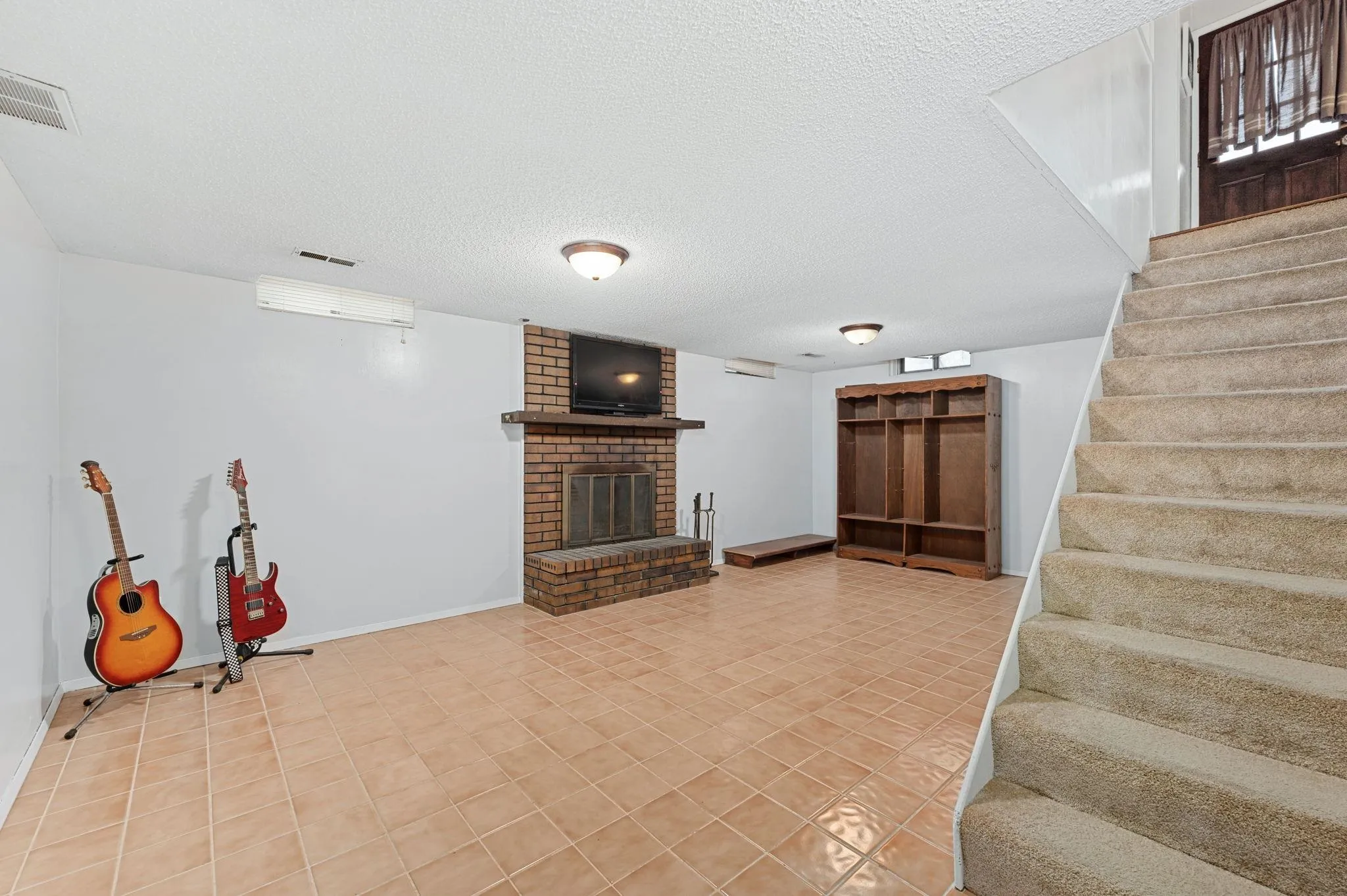 Wichita, Kansas 67212, United States, 3 Bedrooms Bedrooms, ,2 BathroomsBathrooms,Residential,Pending,30588