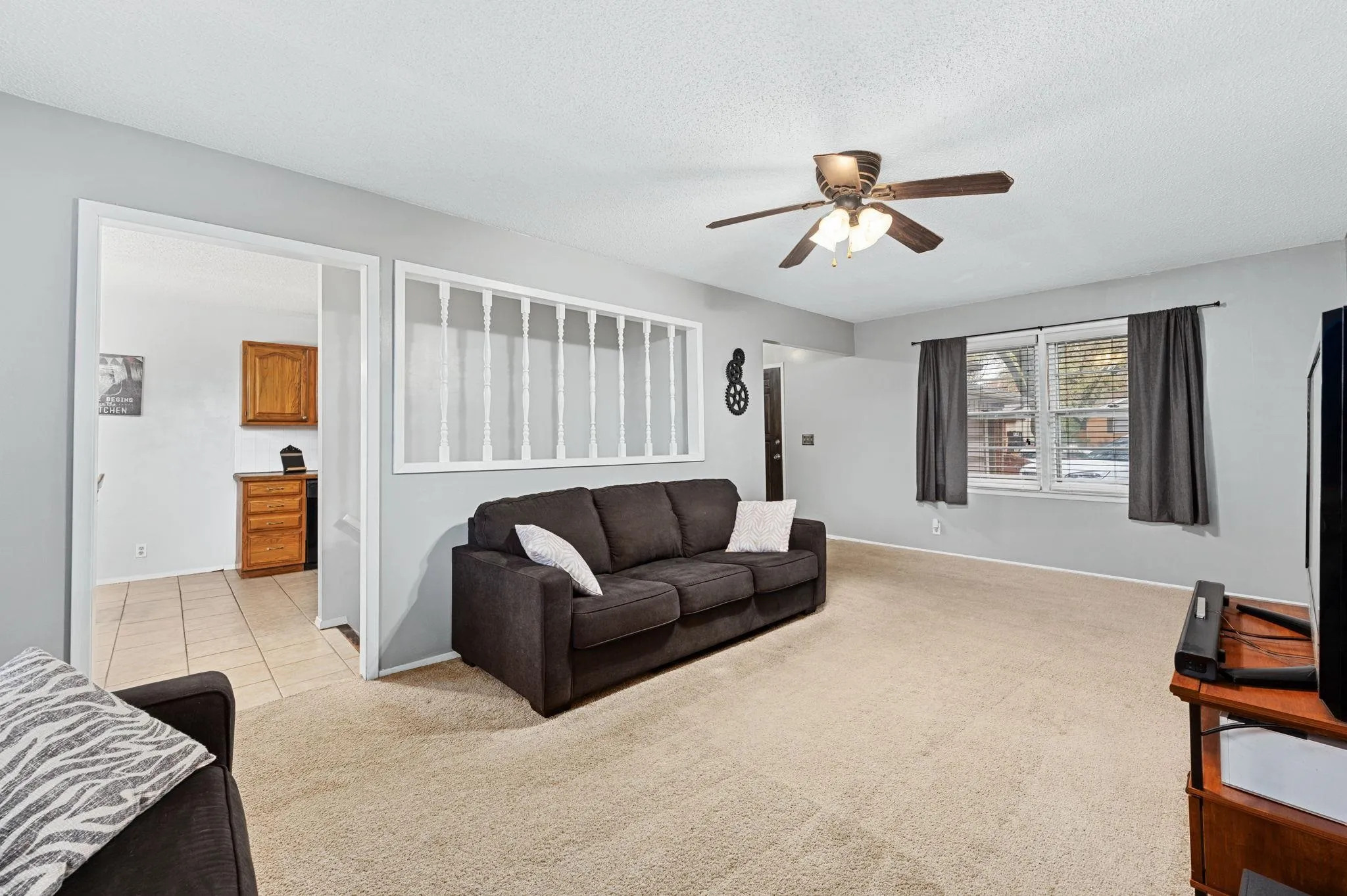 Wichita, Kansas 67212, United States, 3 Bedrooms Bedrooms, ,2 BathroomsBathrooms,Residential,Pending,30588