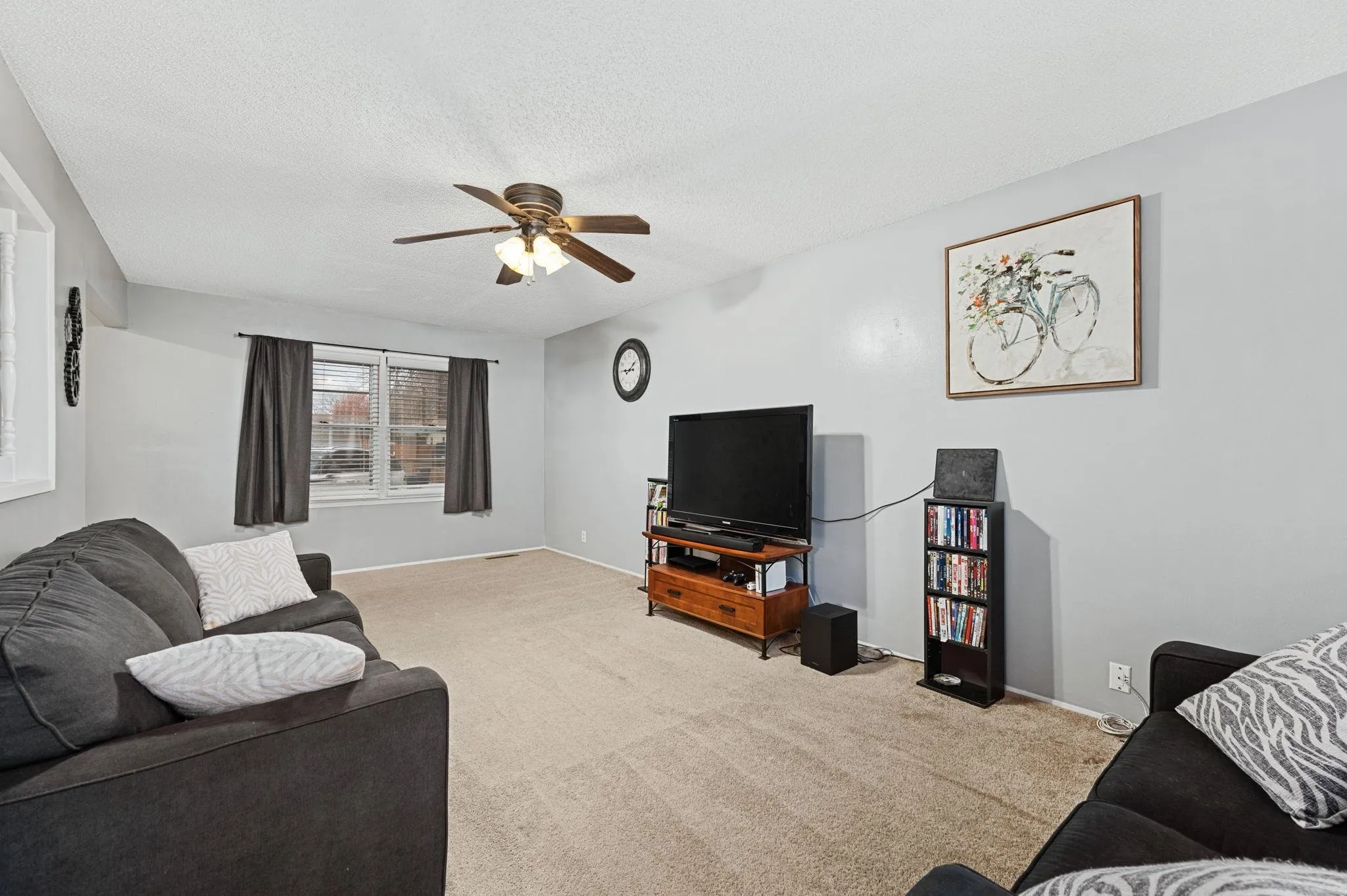 Wichita, Kansas 67212, United States, 3 Bedrooms Bedrooms, ,2 BathroomsBathrooms,Residential,Pending,30588