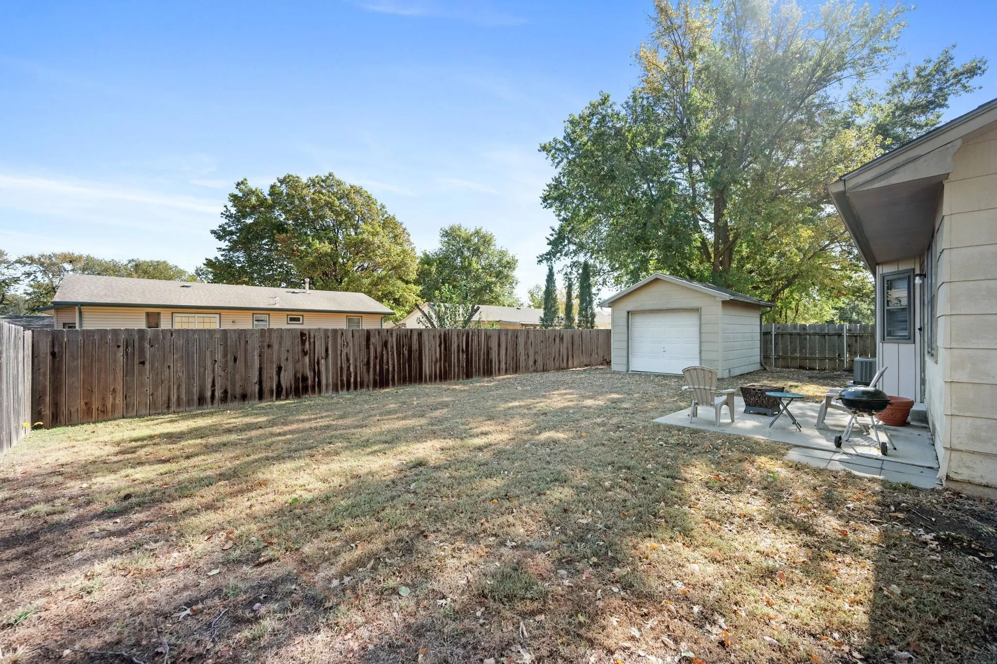 Wichita, Kansas 67212, United States, 3 Bedrooms Bedrooms, ,2 BathroomsBathrooms,Residential,Pending,30588