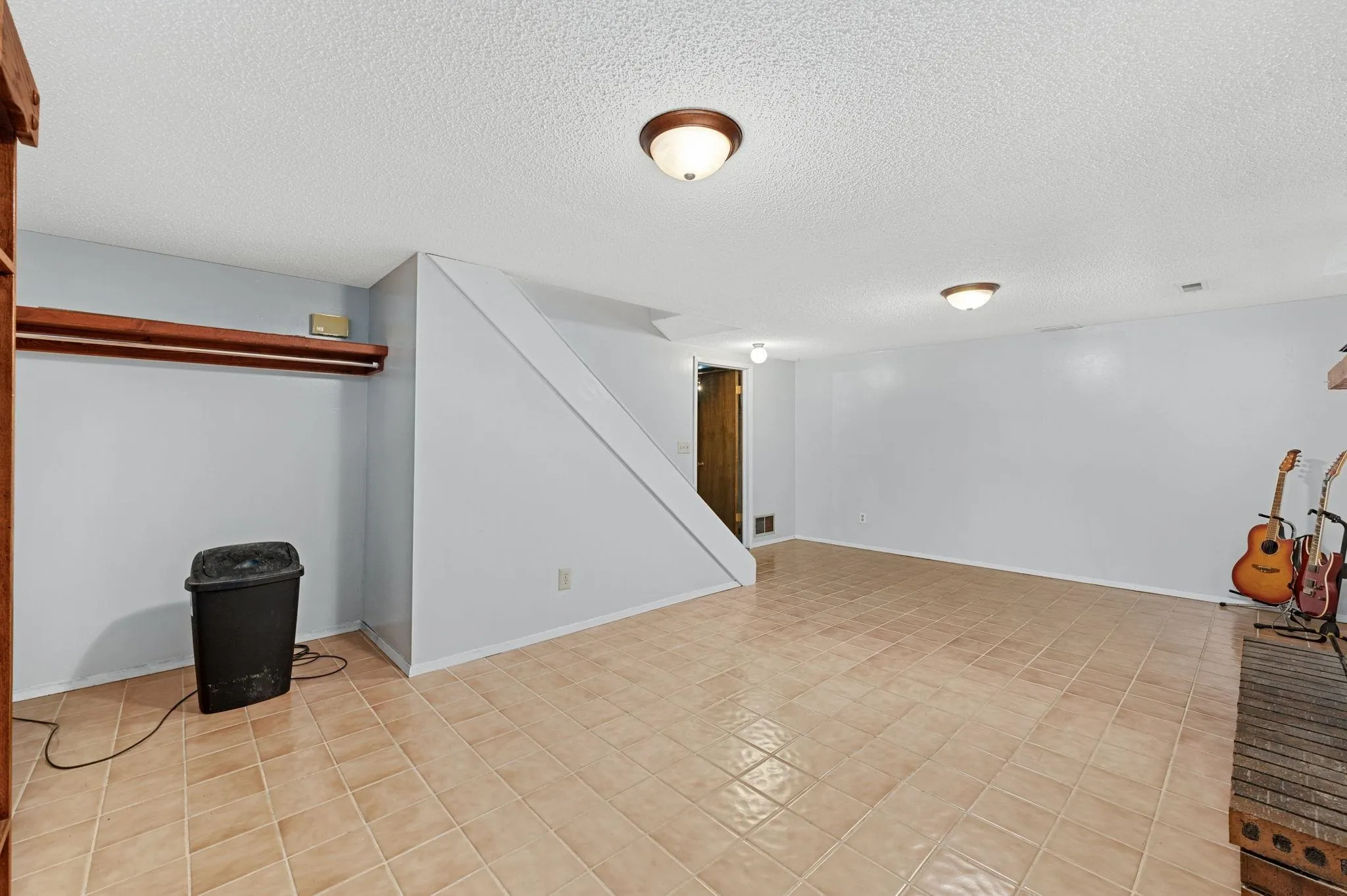 Wichita, Kansas 67212, United States, 3 Bedrooms Bedrooms, ,2 BathroomsBathrooms,Residential,Pending,30588