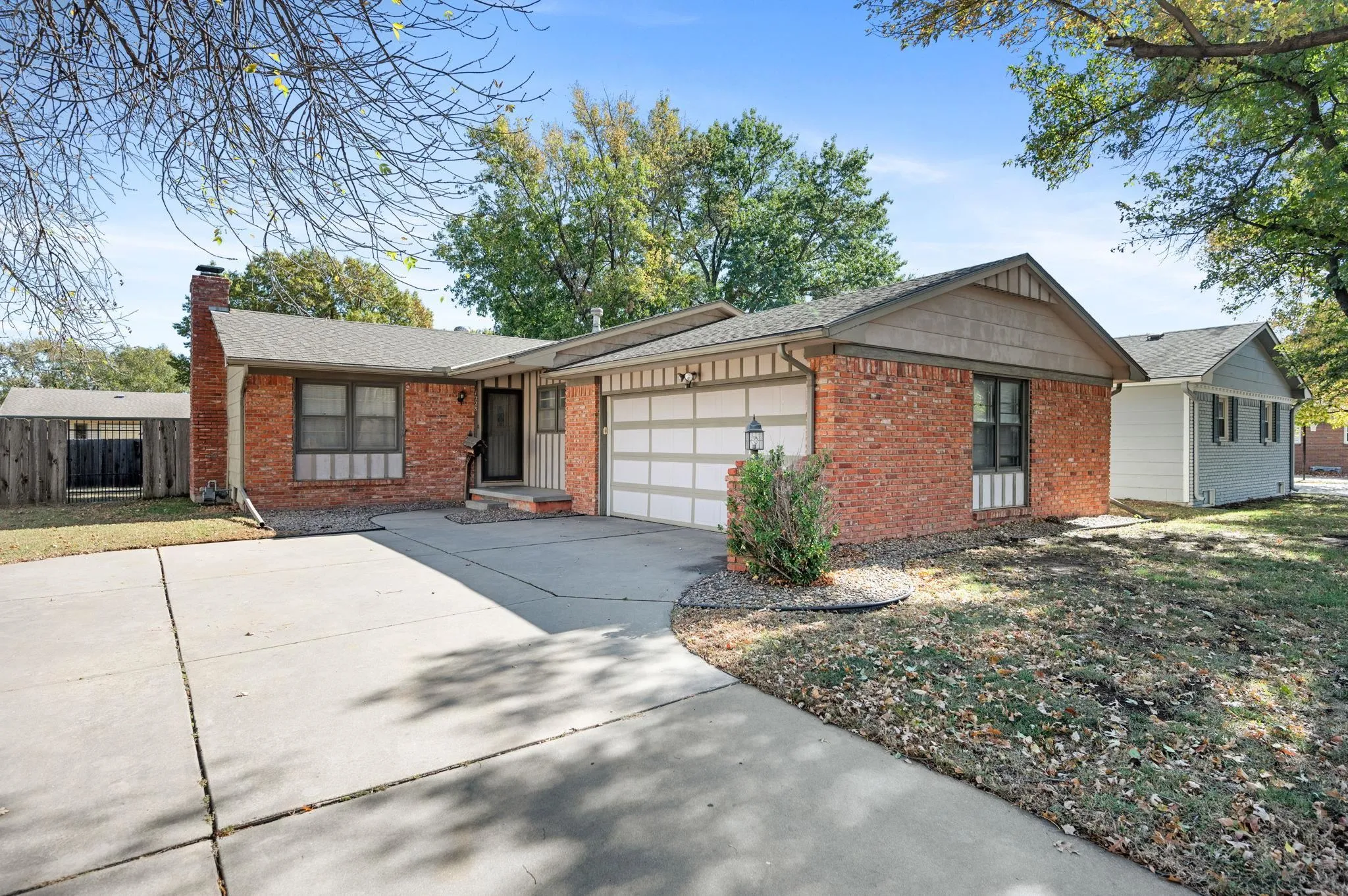 Wichita, Kansas 67212, United States, 3 Bedrooms Bedrooms, ,2 BathroomsBathrooms,Residential,Pending,30588