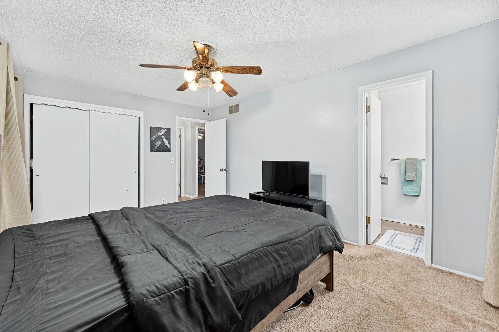 Wichita, Kansas 67212, United States, 3 Bedrooms Bedrooms, ,2 BathroomsBathrooms,Residential,Pending,30588