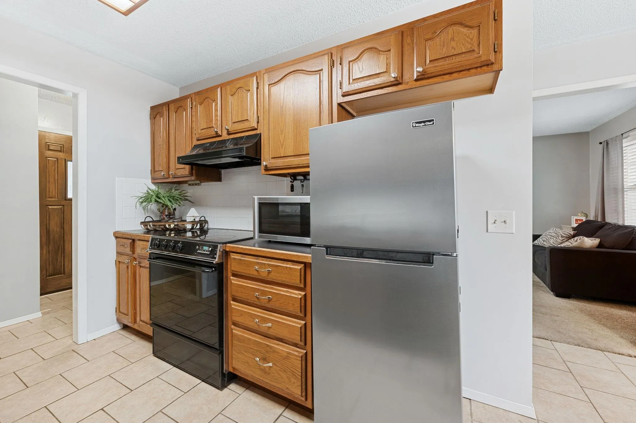 Wichita, Kansas 67212, United States, 3 Bedrooms Bedrooms, ,2 BathroomsBathrooms,Residential,Pending,30588