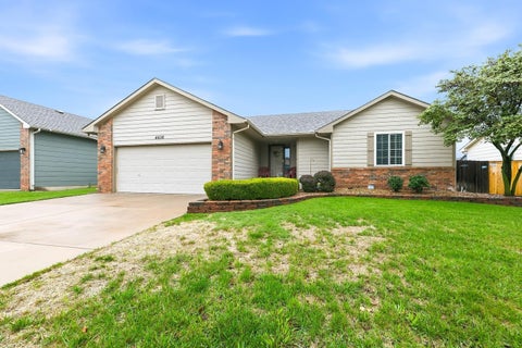 Homes For Sale - 4638 E Willow Point Ct<br/> Wichita, KS 67220