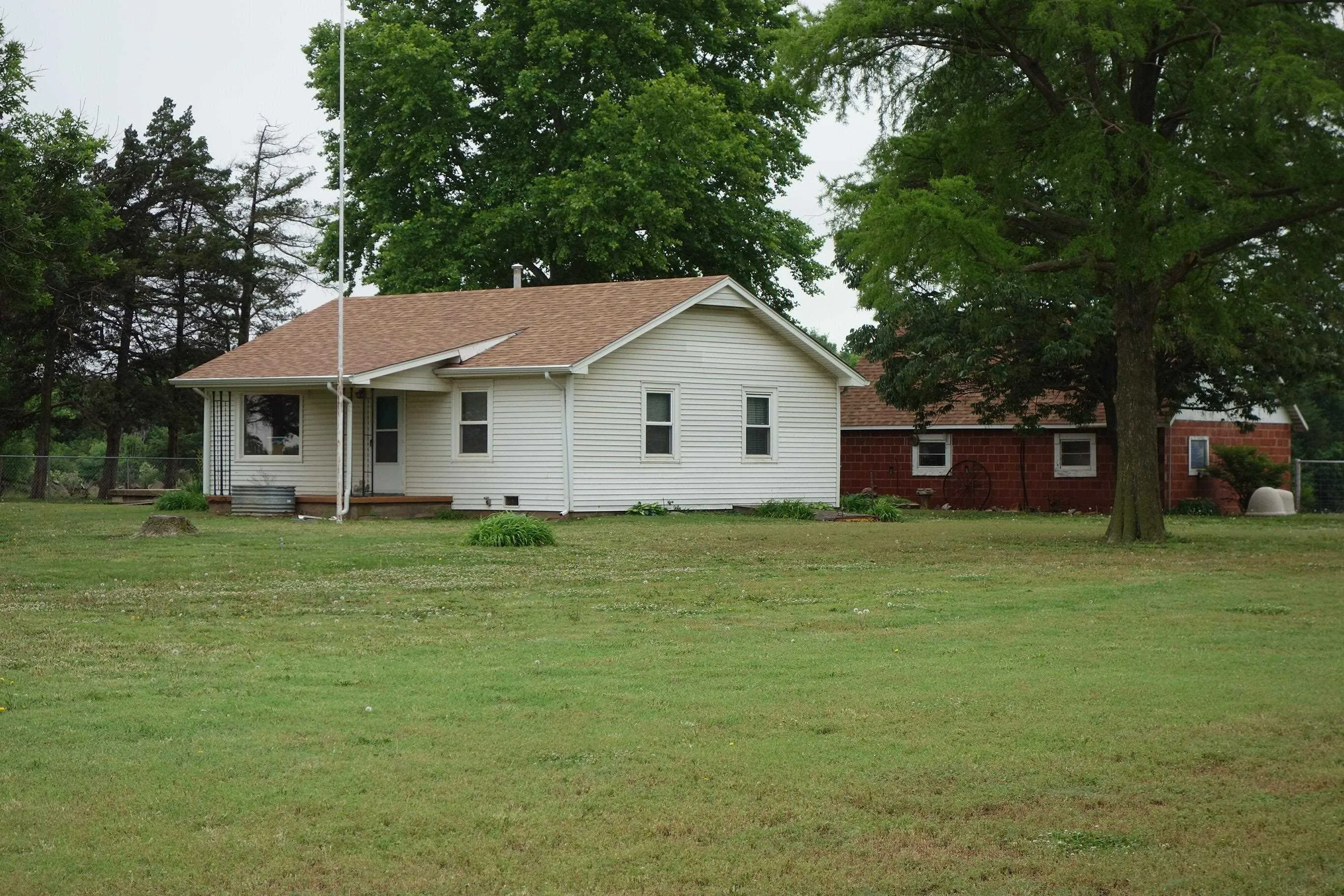 Peck, Kansas 67120, United States, 2 Bedrooms Bedrooms, ,2 BathroomsBathrooms,Residential,Pending,138505