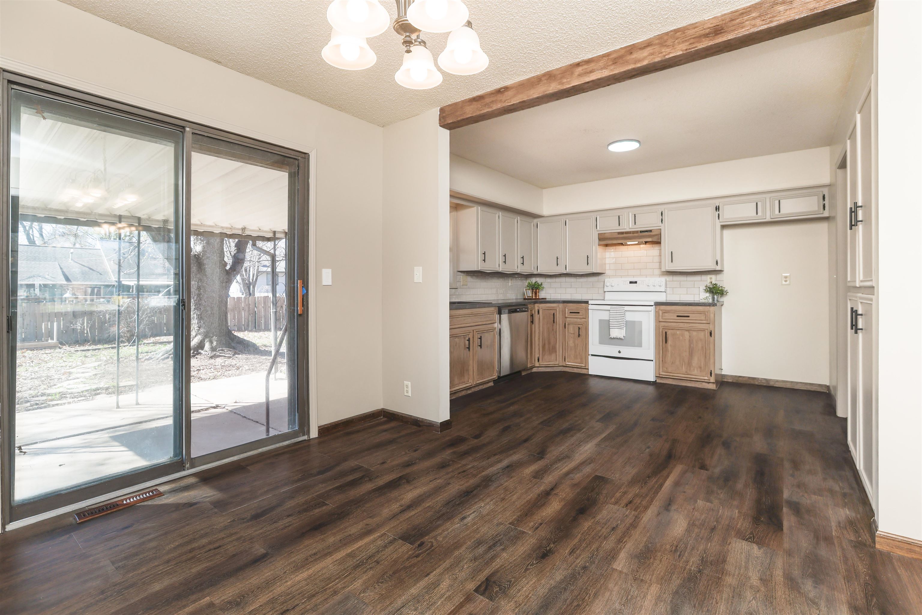 1513 E Maple St, Derby, Kansas image 11