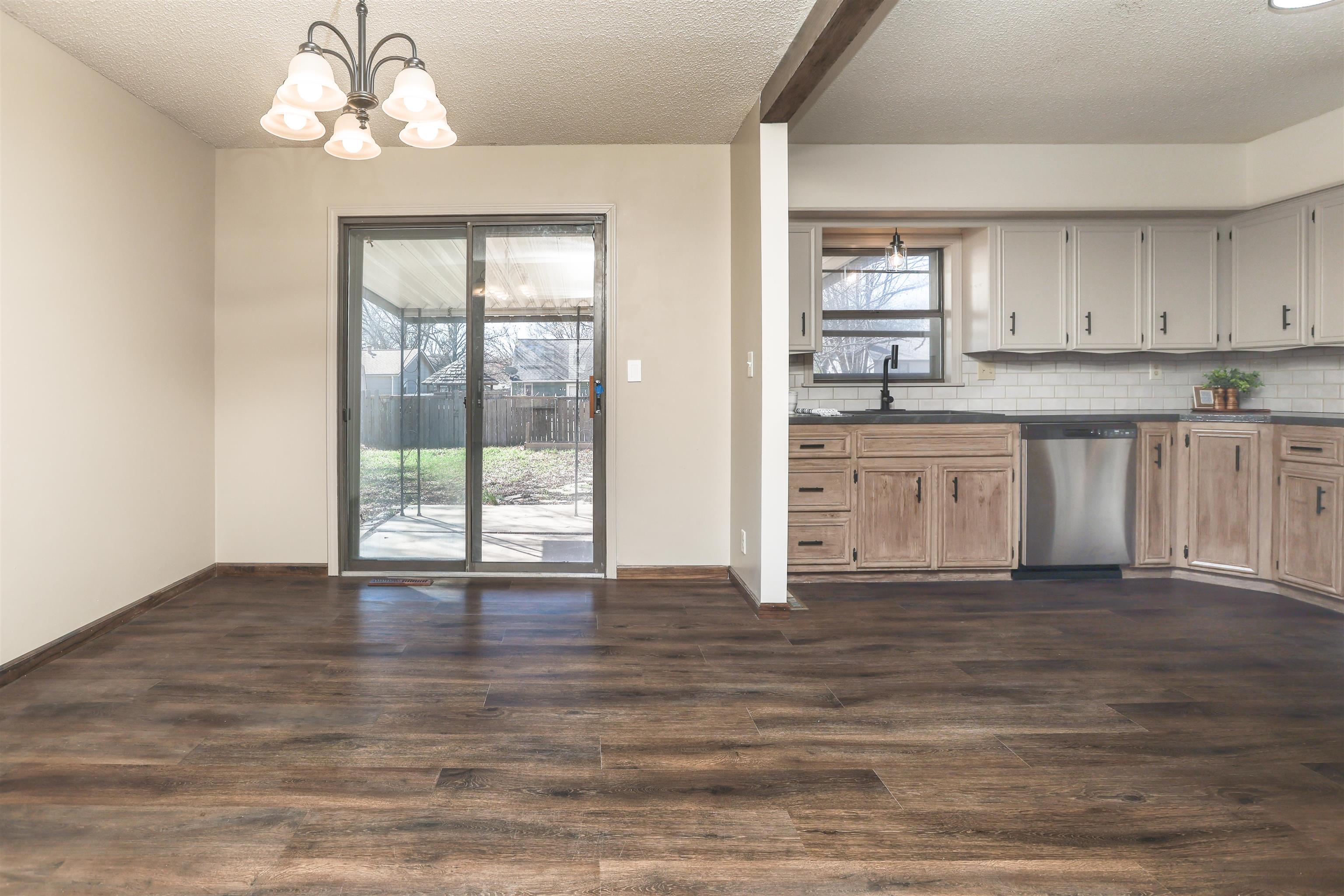 1513 E Maple St, Derby, Kansas image 10