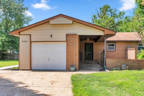Townhouse For Sale - 9421 W 16th St No St<br/> Wichita, KS 67212