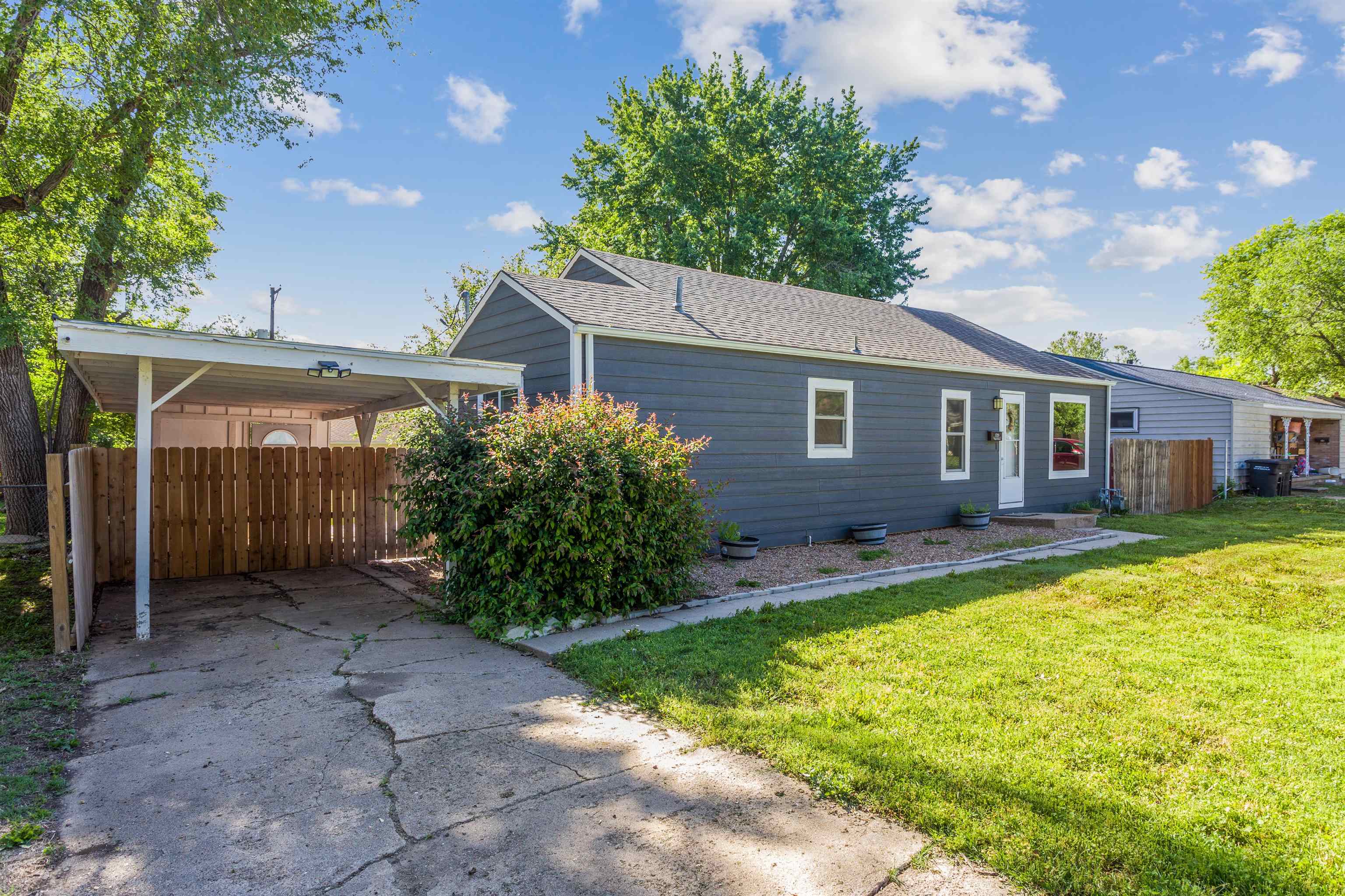 1720 Moyle St, Augusta, Kansas image 3