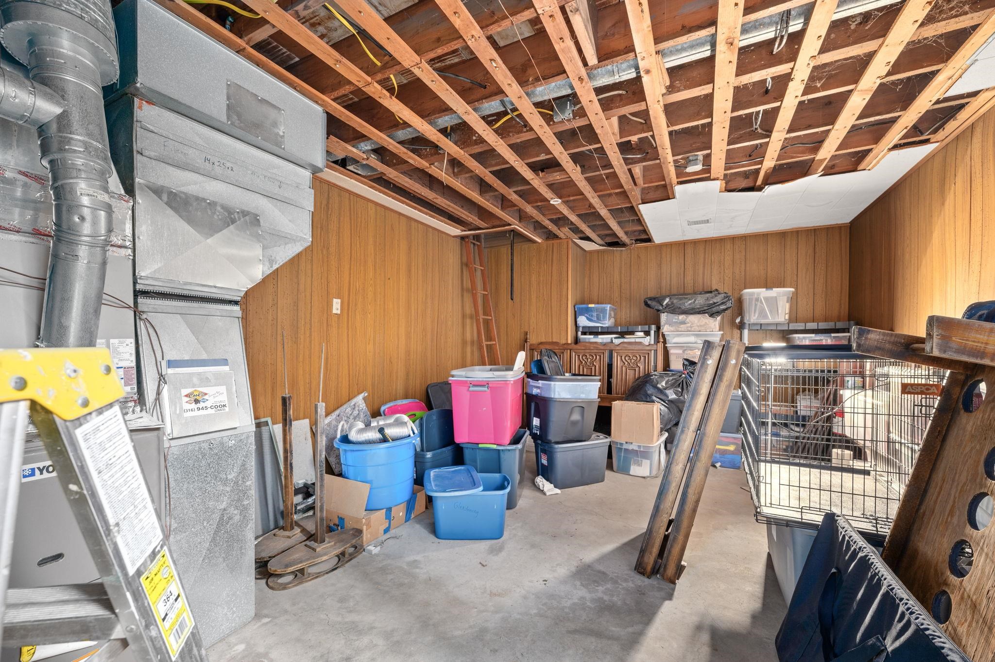 Wichita, Kansas 67203, United States, 4 Bedrooms Bedrooms, ,3 BathroomsBathrooms,Residential,Pending,54557