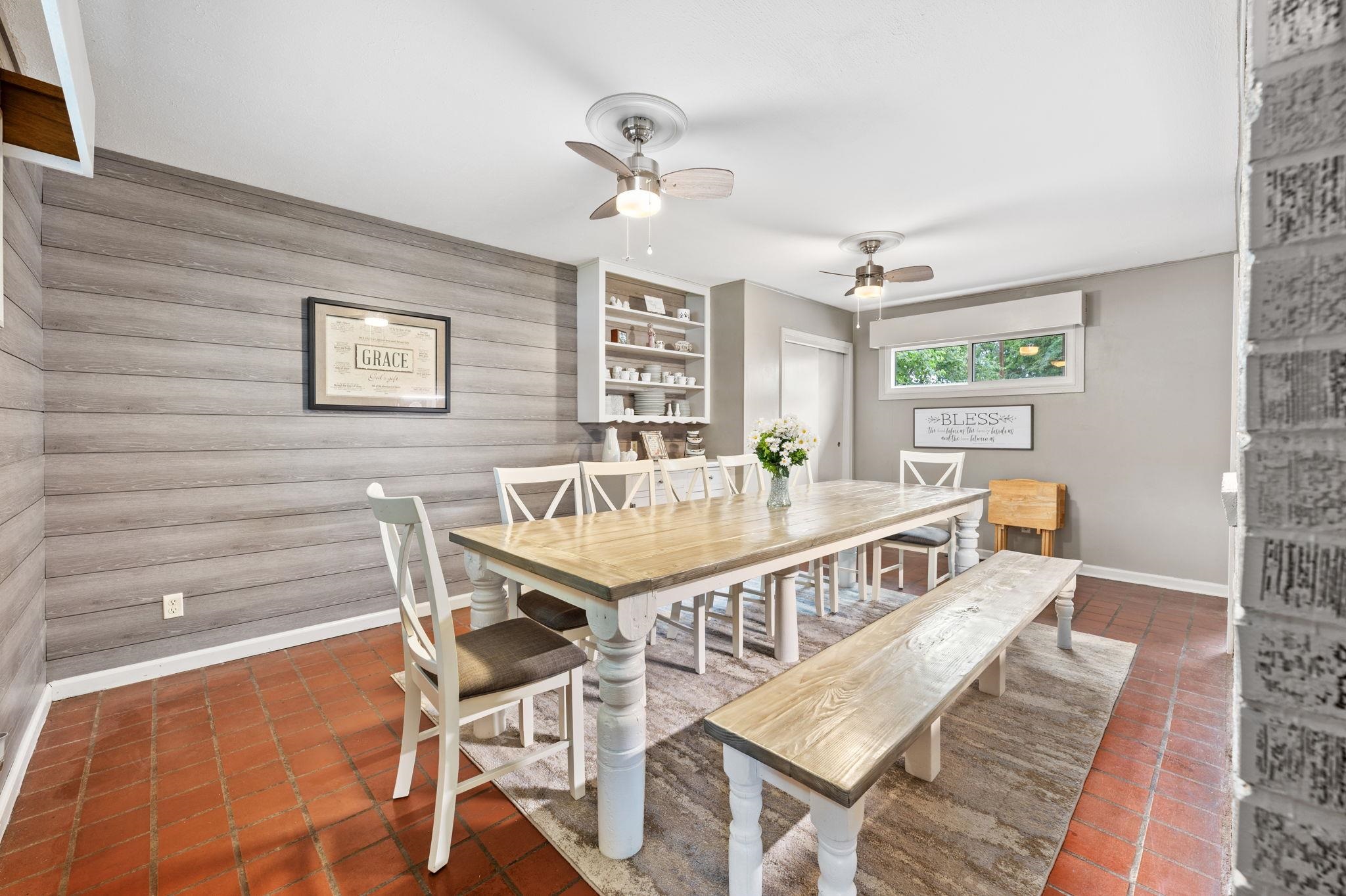 Wichita, Kansas 67203, United States, 4 Bedrooms Bedrooms, ,3 BathroomsBathrooms,Residential,Pending,54557