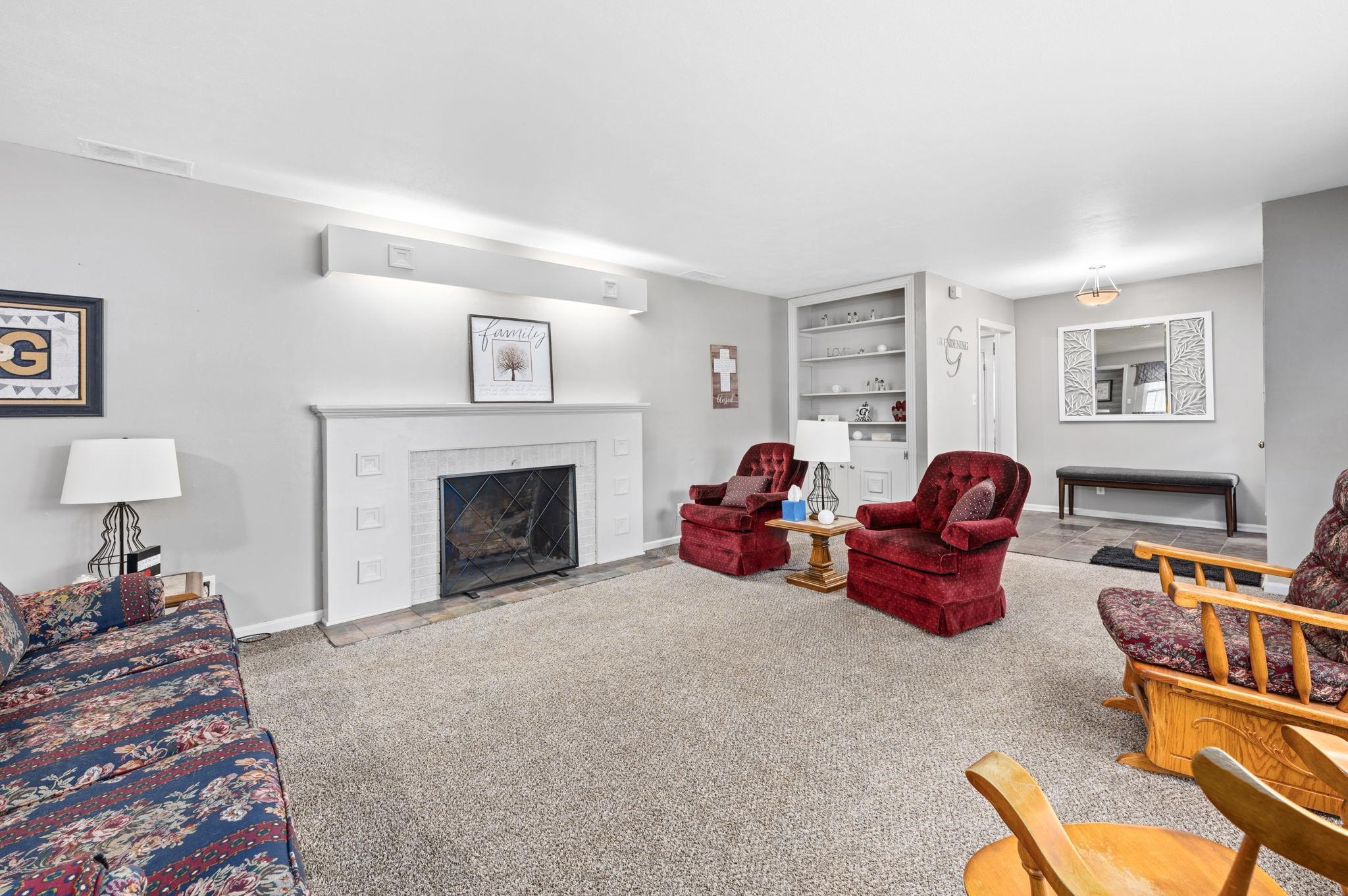 Wichita, Kansas 67203, United States, 4 Bedrooms Bedrooms, ,3 BathroomsBathrooms,Residential,Pending,54557