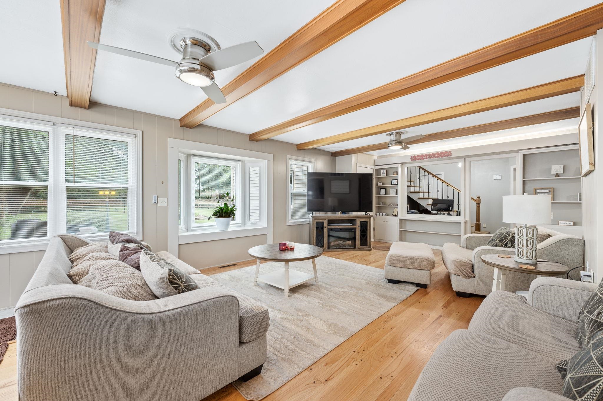 Wichita, Kansas 67203, United States, 4 Bedrooms Bedrooms, ,3 BathroomsBathrooms,Residential,Pending,54557