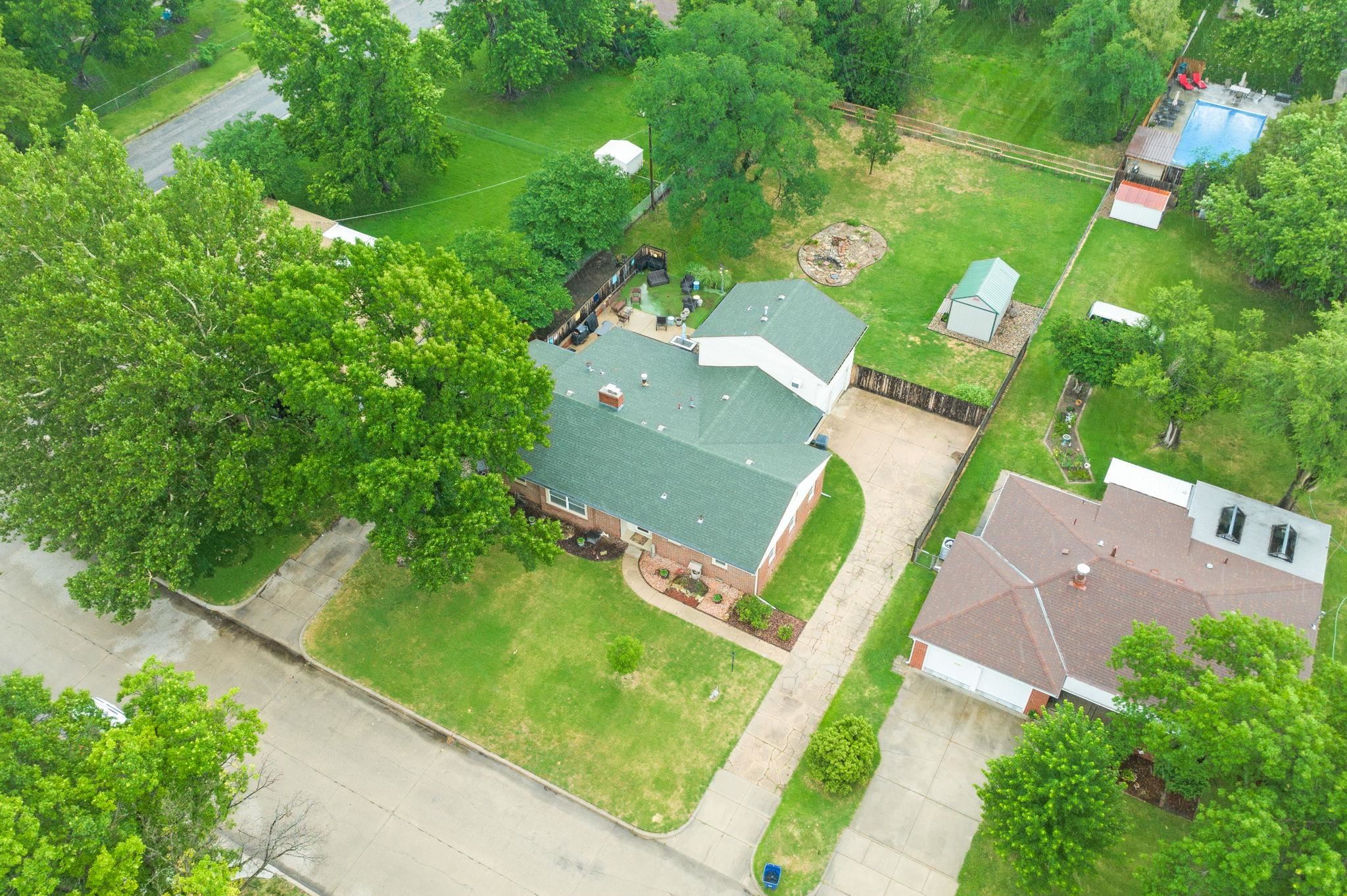 Wichita, Kansas 67203, United States, 4 Bedrooms Bedrooms, ,3 BathroomsBathrooms,Residential,Pending,54557