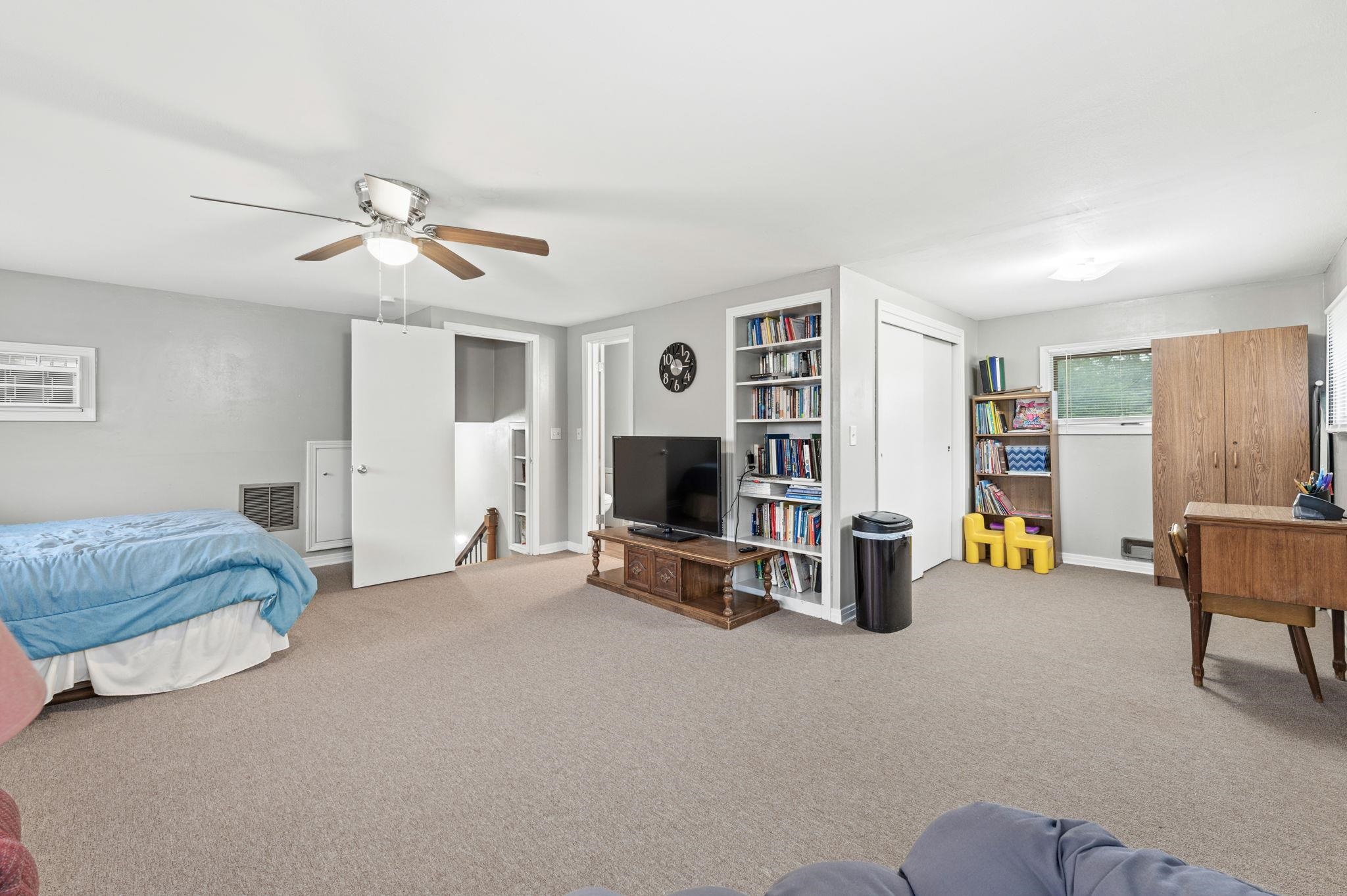 Wichita, Kansas 67203, United States, 4 Bedrooms Bedrooms, ,3 BathroomsBathrooms,Residential,Pending,54557