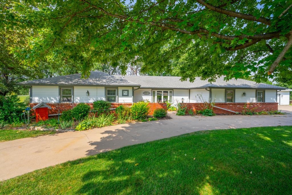 1 Lake Park Dr, Winfield, Kansas image 3