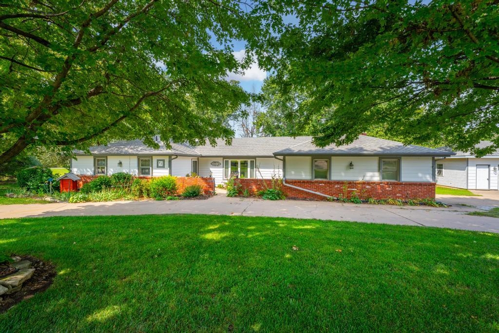 1 Lake Park Dr, Winfield, Kansas image 1
