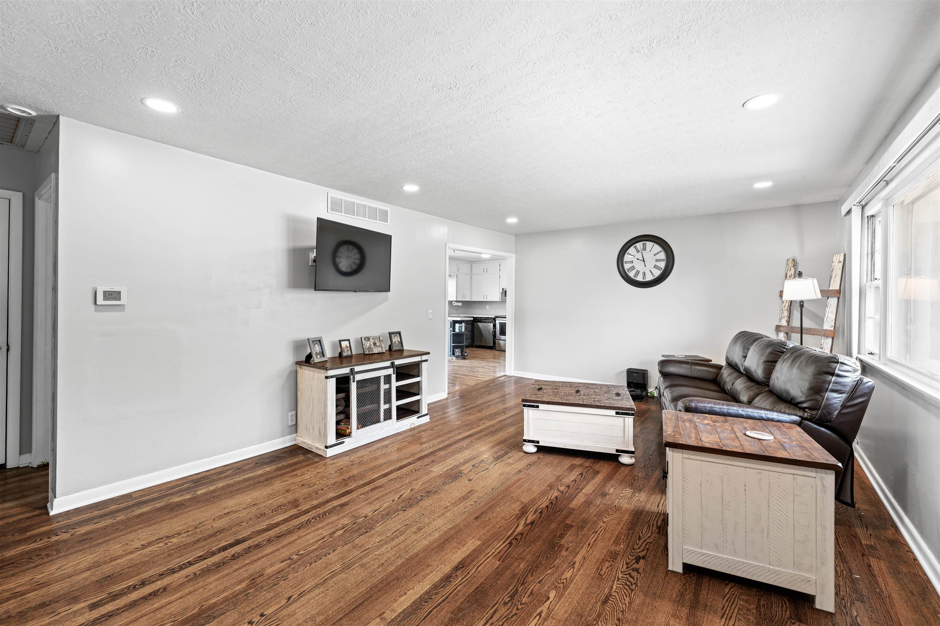 724 Carl Ave, Salina, Kansas image 2