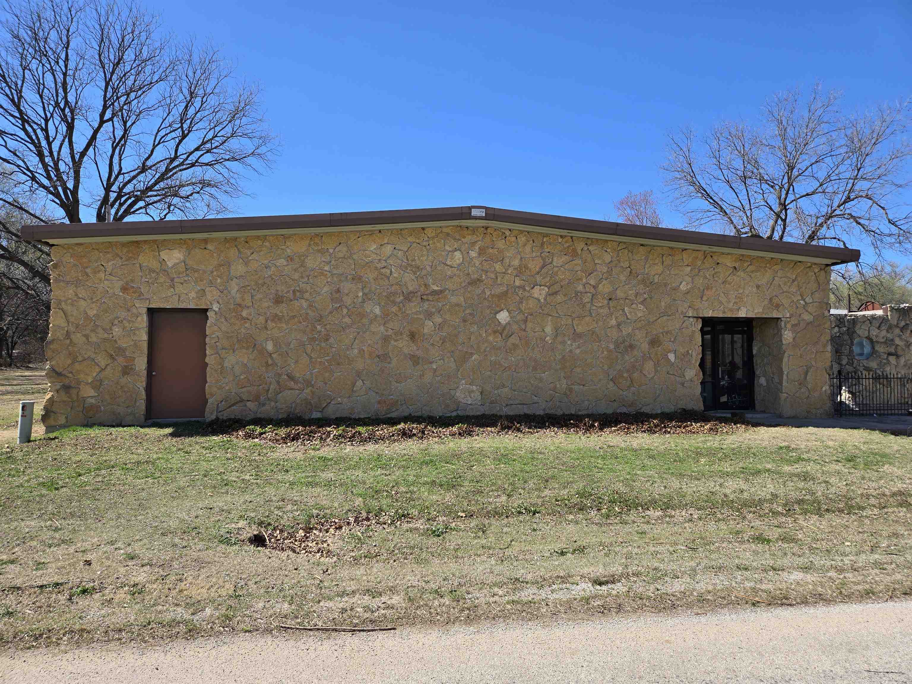 419 S Howard St, Arlington, Kansas image 28