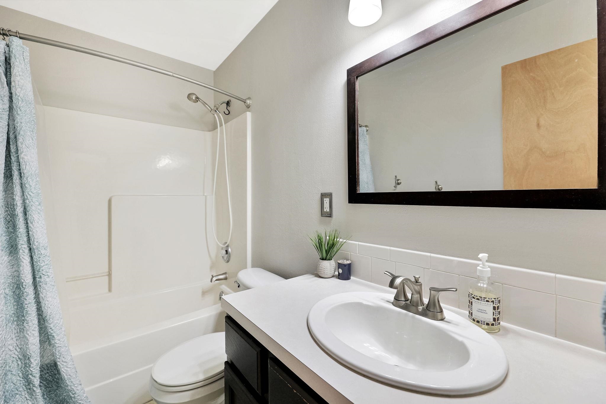 Wichita, Kansas 67205, United States, 5 Bedrooms Bedrooms, ,3 BathroomsBathrooms,Residential,Pending,61656