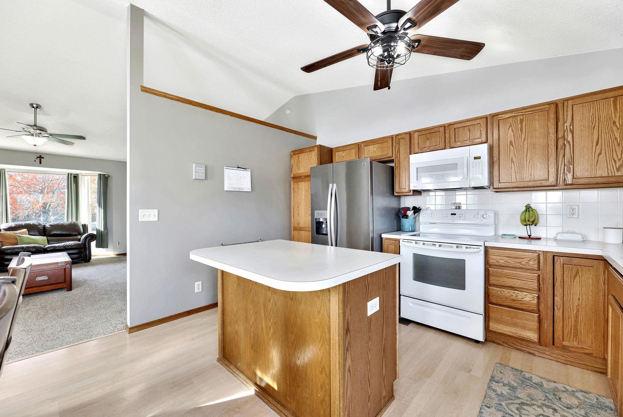 Wichita, Kansas 67205, United States, 5 Bedrooms Bedrooms, ,3 BathroomsBathrooms,Residential,Pending,61656