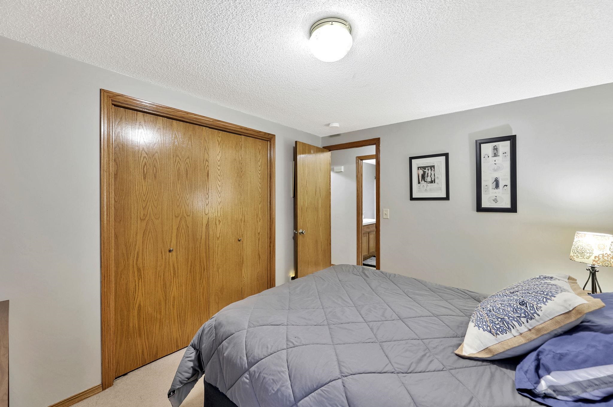 Wichita, Kansas 67205, United States, 5 Bedrooms Bedrooms, ,3 BathroomsBathrooms,Residential,Pending,61656