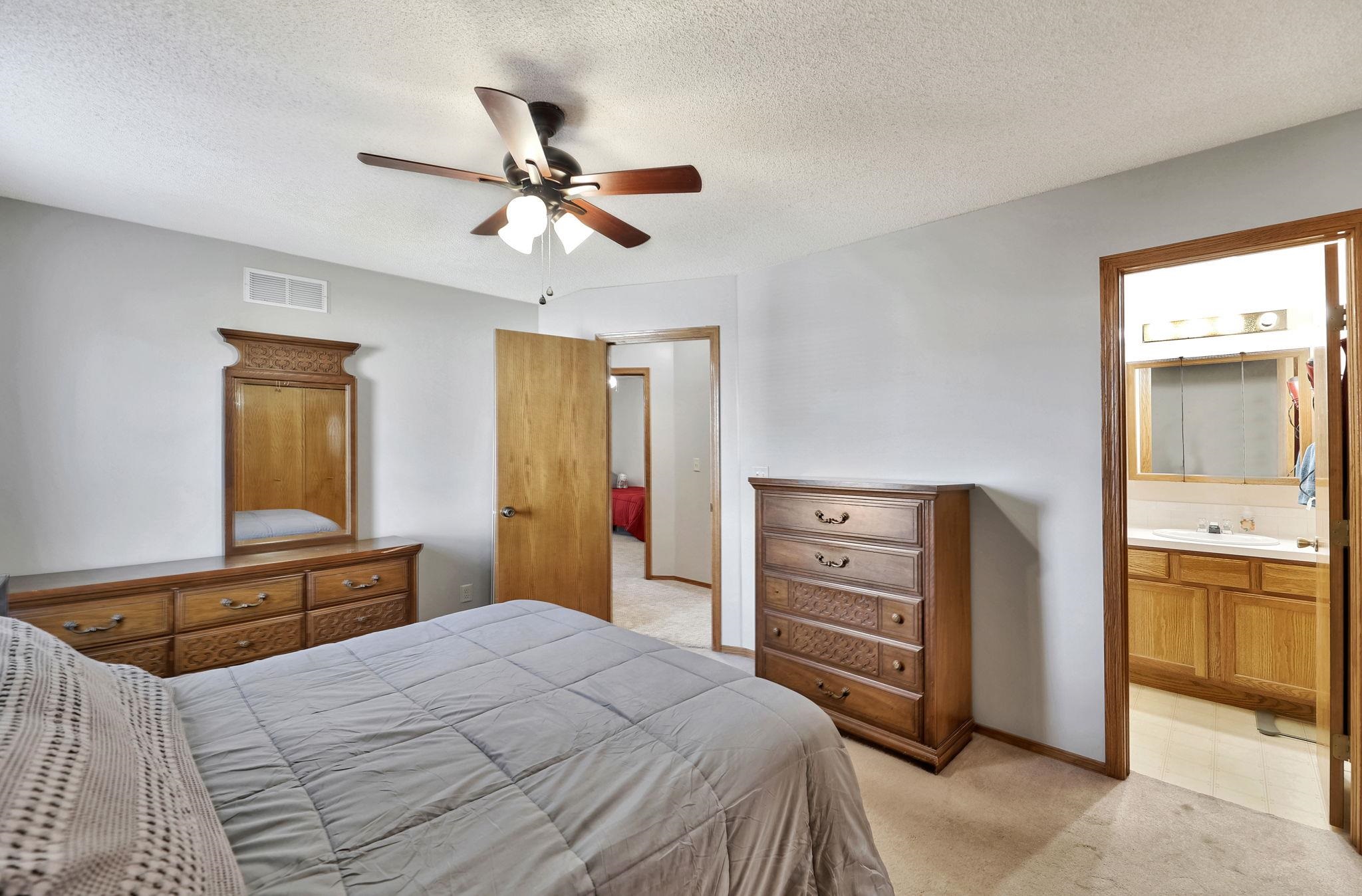 Wichita, Kansas 67205, United States, 5 Bedrooms Bedrooms, ,3 BathroomsBathrooms,Residential,Pending,61656