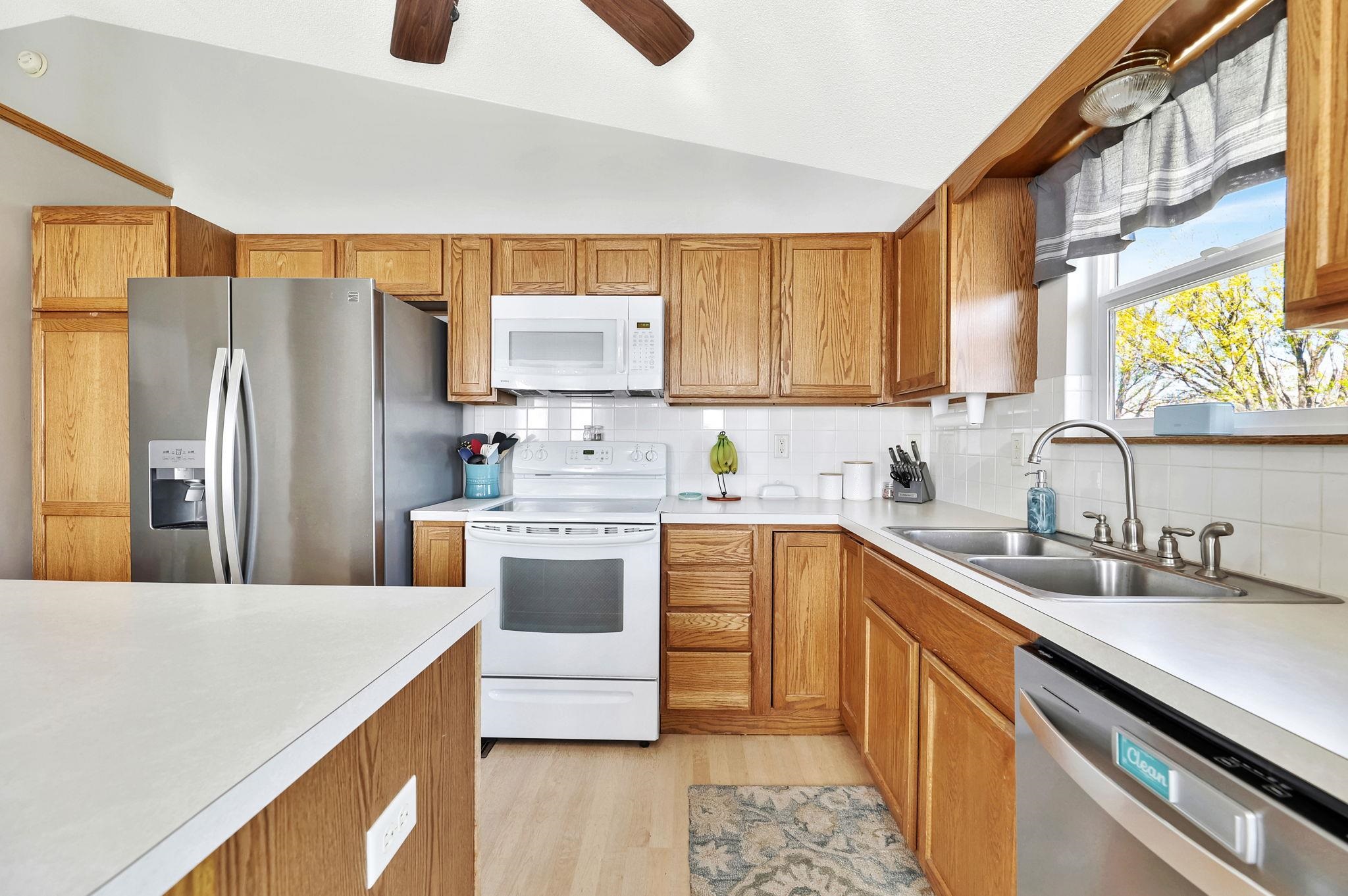 Wichita, Kansas 67205, United States, 5 Bedrooms Bedrooms, ,3 BathroomsBathrooms,Residential,Pending,61656