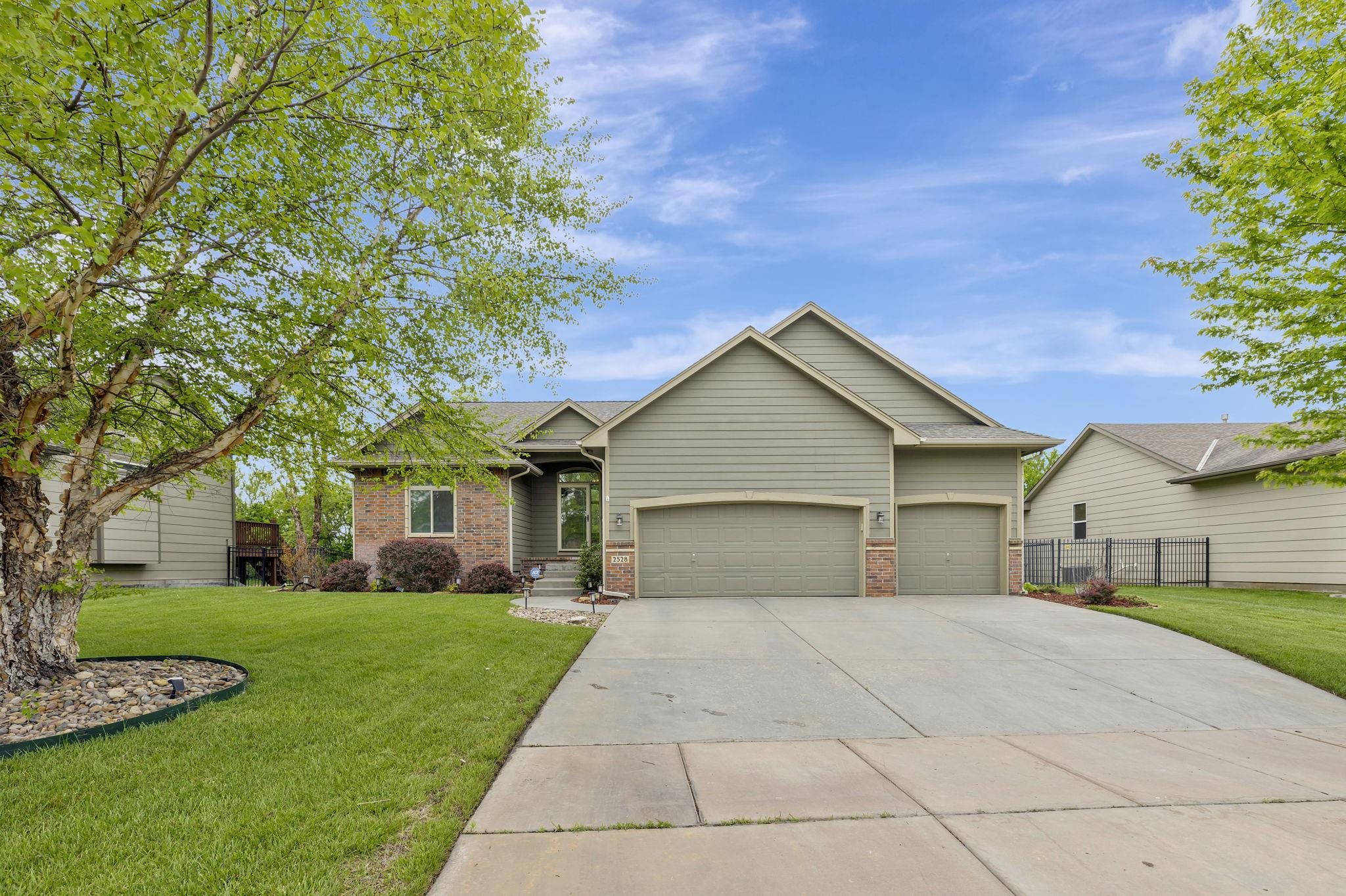 2528 N Fieldstone St, Andover, Kansas image 1
