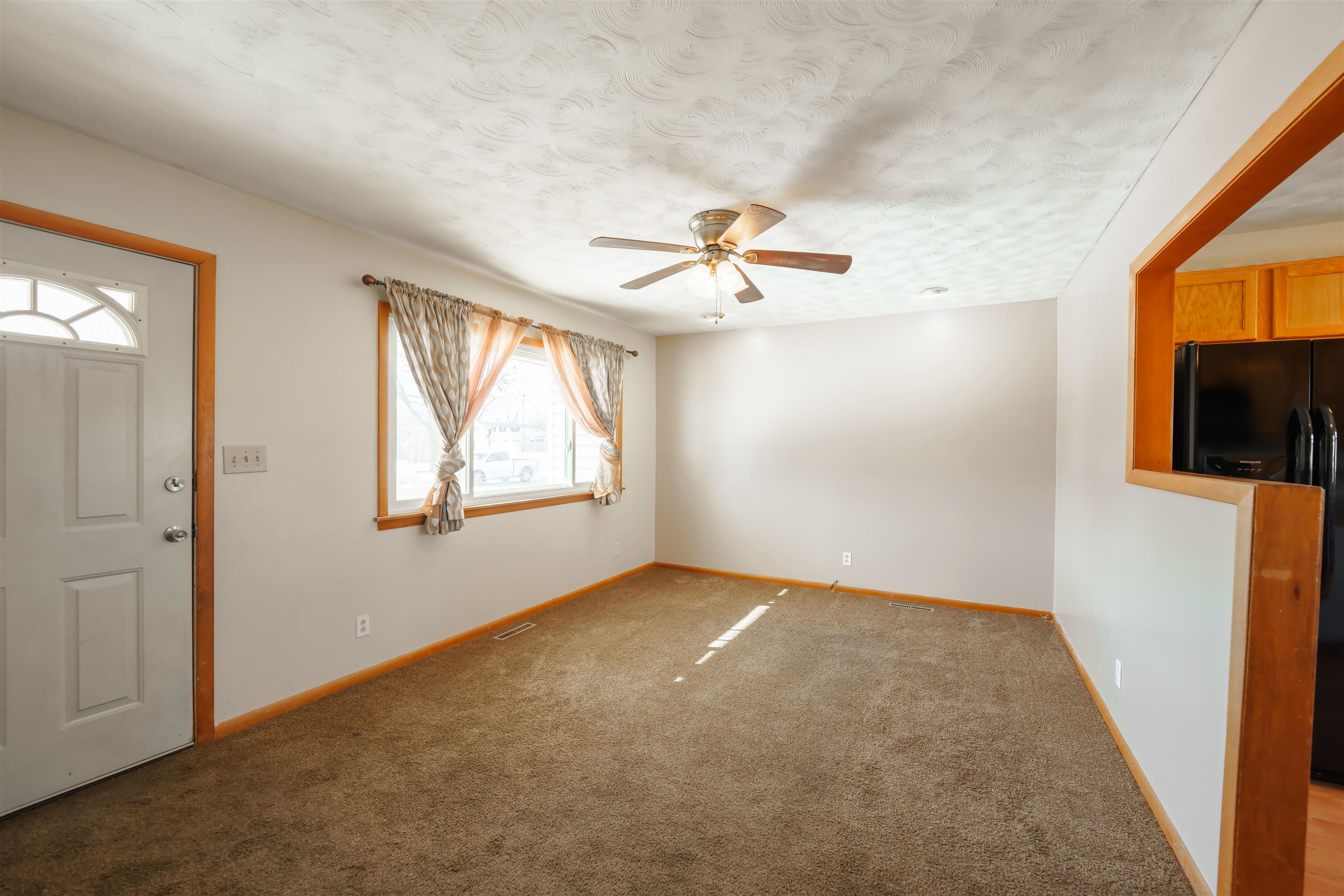 2605 E Ray Ave, Salina, Kansas image 3