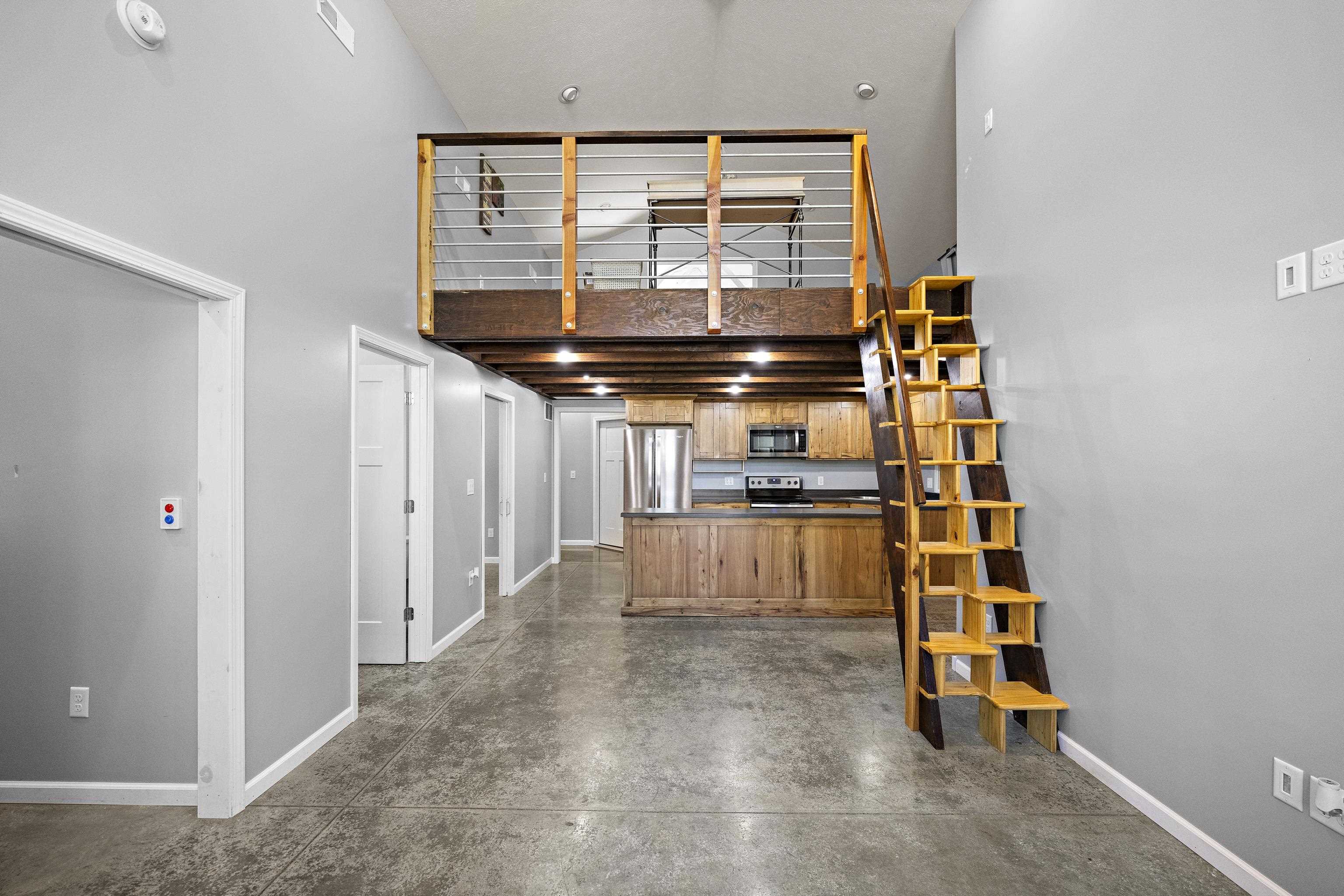 304 E Market St, Burrton, Kansas image 11