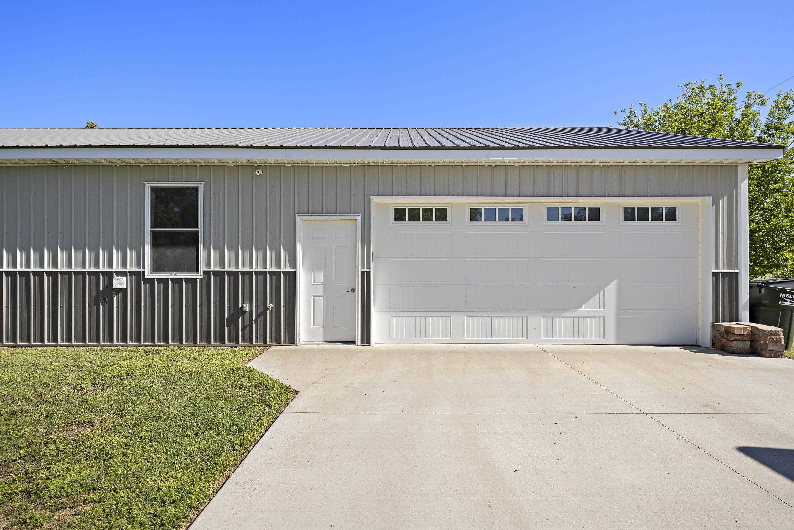 304 E Market St, Burrton, Kansas image 36
