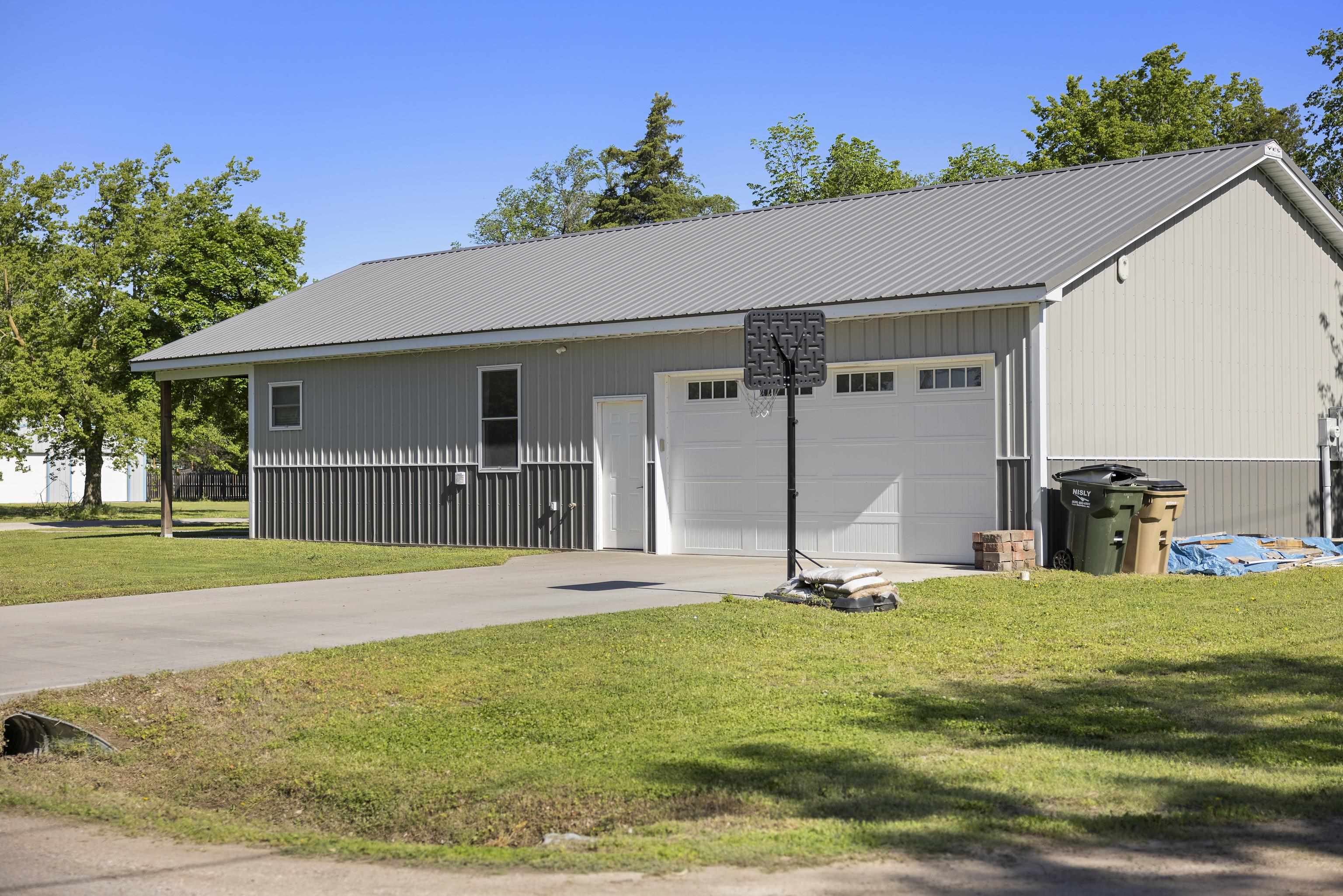 304 E Market St, Burrton, Kansas image 34