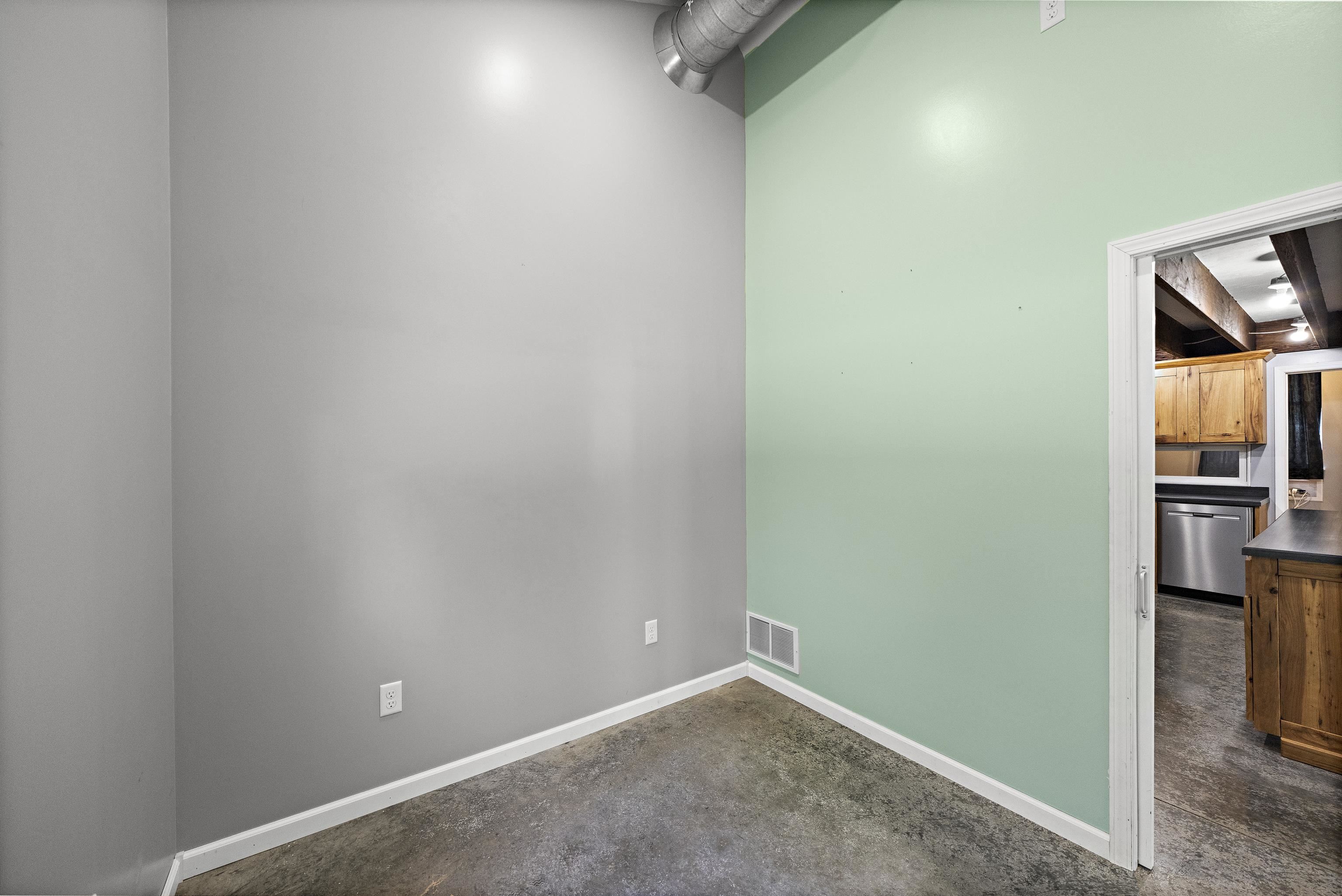 304 E Market St, Burrton, Kansas image 25