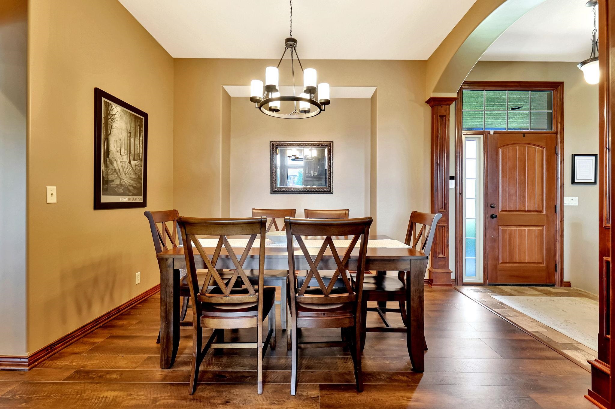 Wichita, Kansas 67205, United States, 5 Bedrooms Bedrooms, ,3 BathroomsBathrooms,Residential,Pending,56205