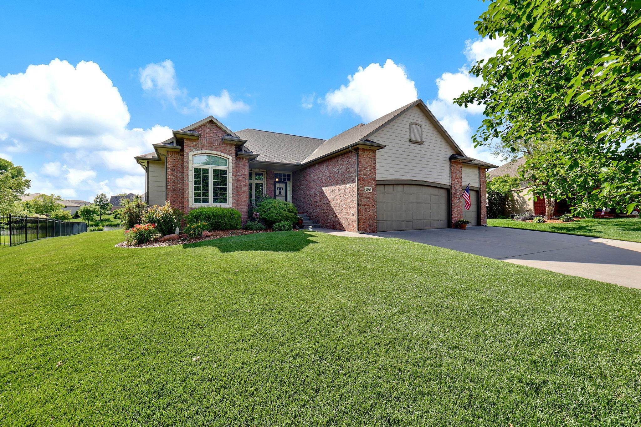 Wichita, Kansas 67205, United States, 5 Bedrooms Bedrooms, ,3 BathroomsBathrooms,Residential,Pending,56205