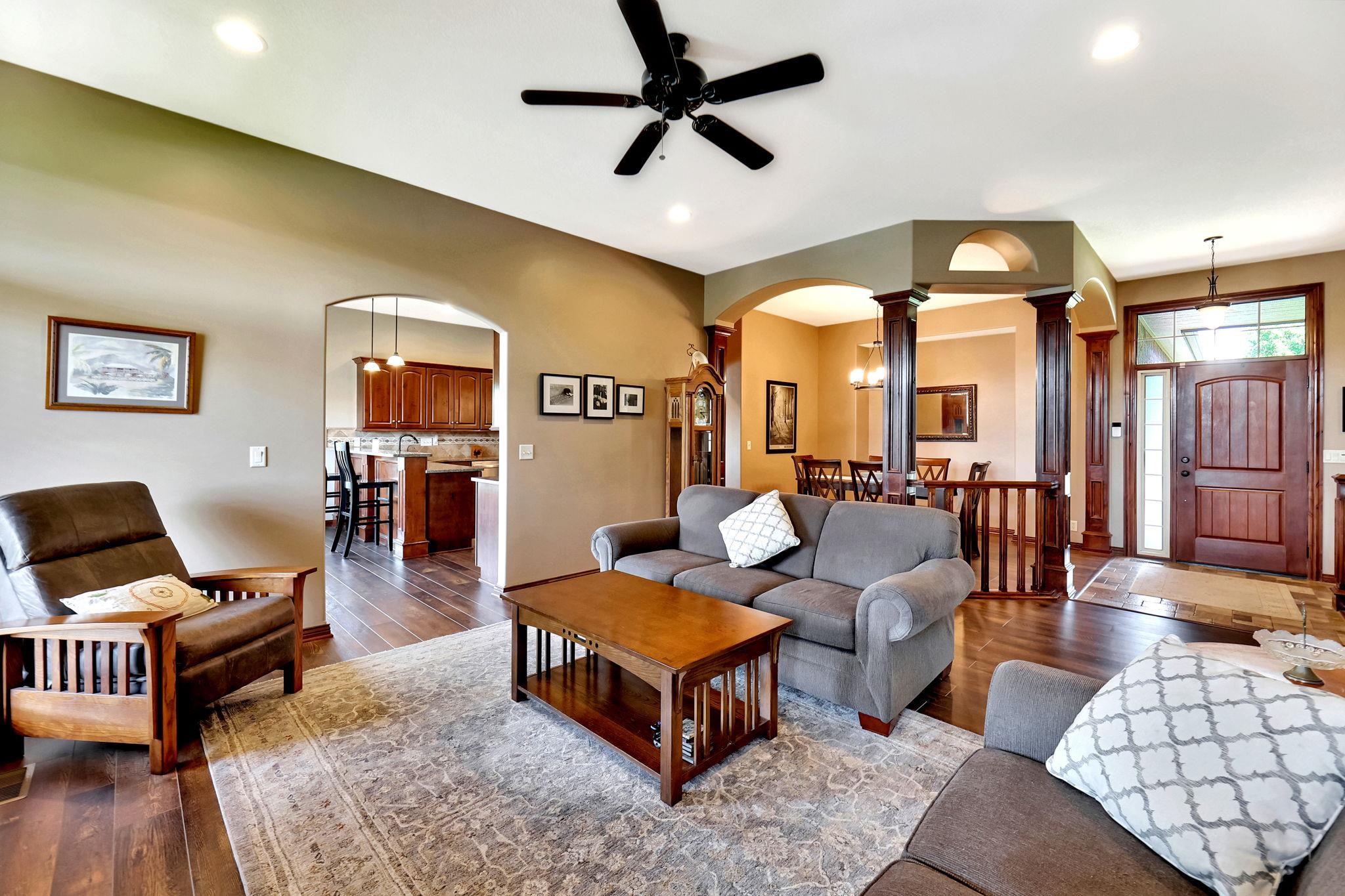 Wichita, Kansas 67205, United States, 5 Bedrooms Bedrooms, ,3 BathroomsBathrooms,Residential,Pending,56205