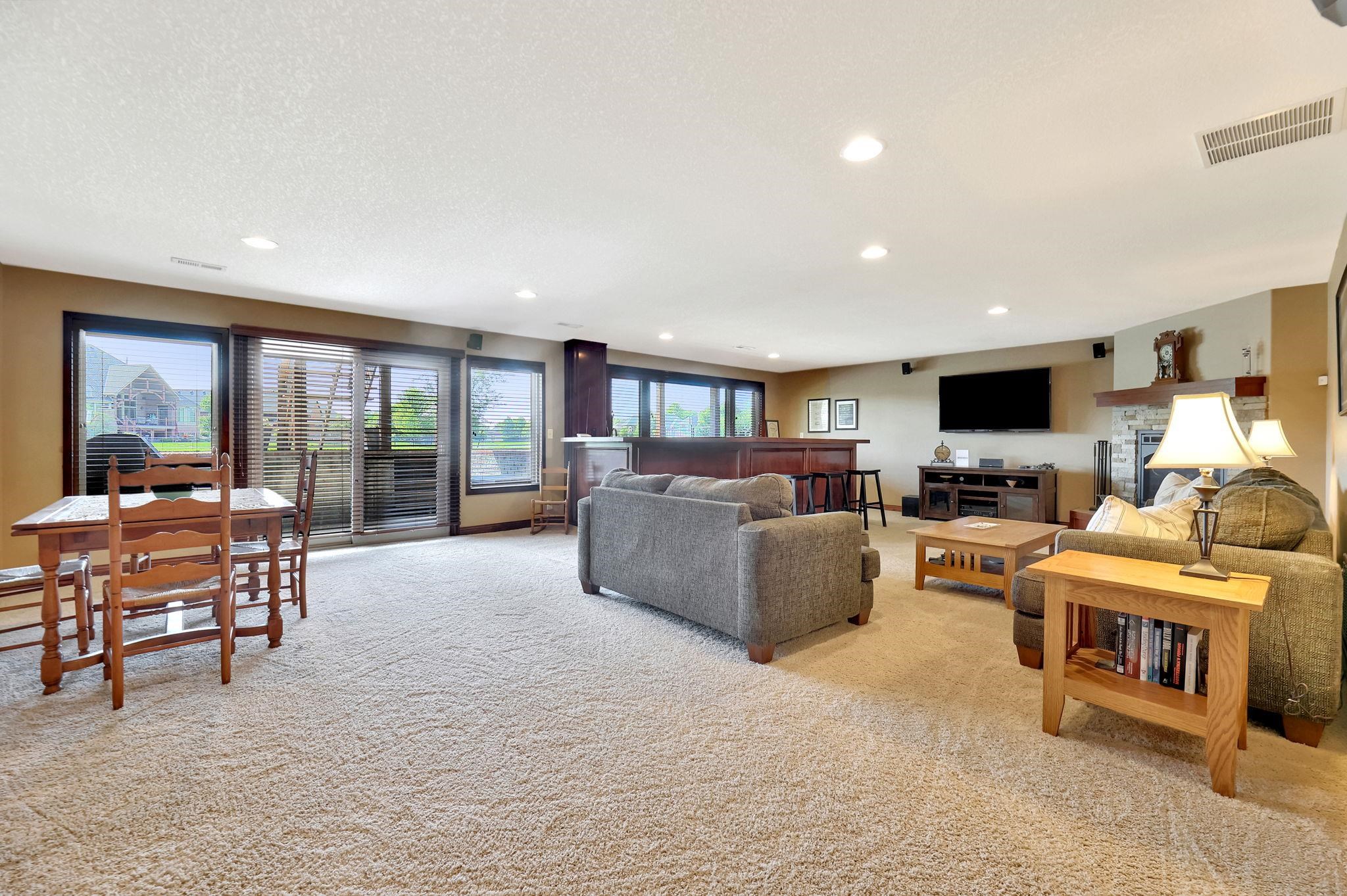 Wichita, Kansas 67205, United States, 5 Bedrooms Bedrooms, ,3 BathroomsBathrooms,Residential,Pending,56205