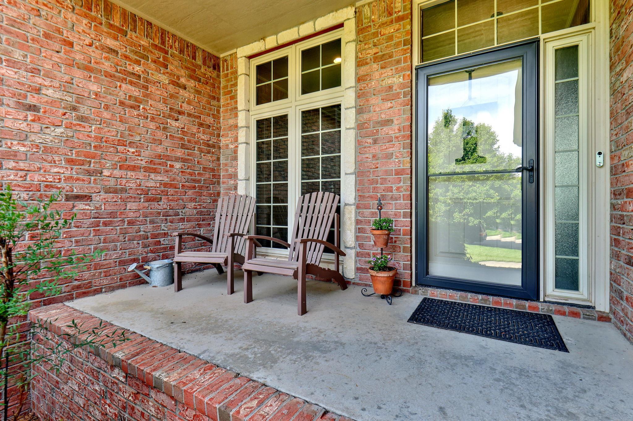 Wichita, Kansas 67205, United States, 5 Bedrooms Bedrooms, ,3 BathroomsBathrooms,Residential,Pending,56205