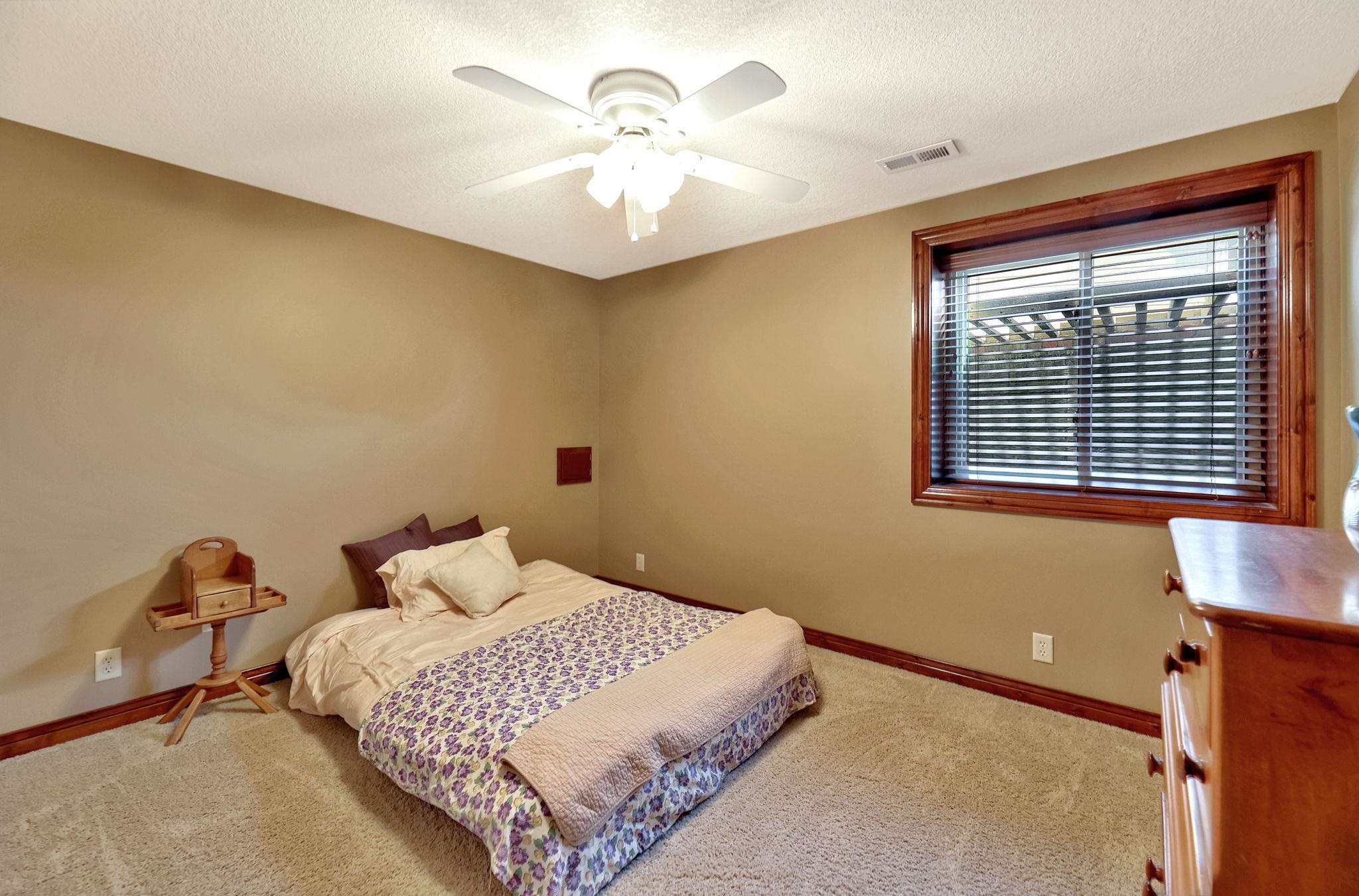 Wichita, Kansas 67205, United States, 5 Bedrooms Bedrooms, ,3 BathroomsBathrooms,Residential,Pending,56205