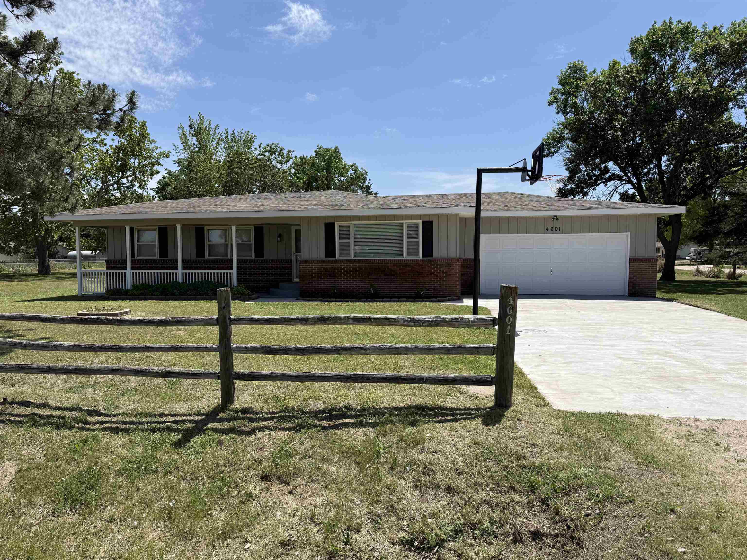 4601 Mainline Dr, Hutchinson, Kansas image 2