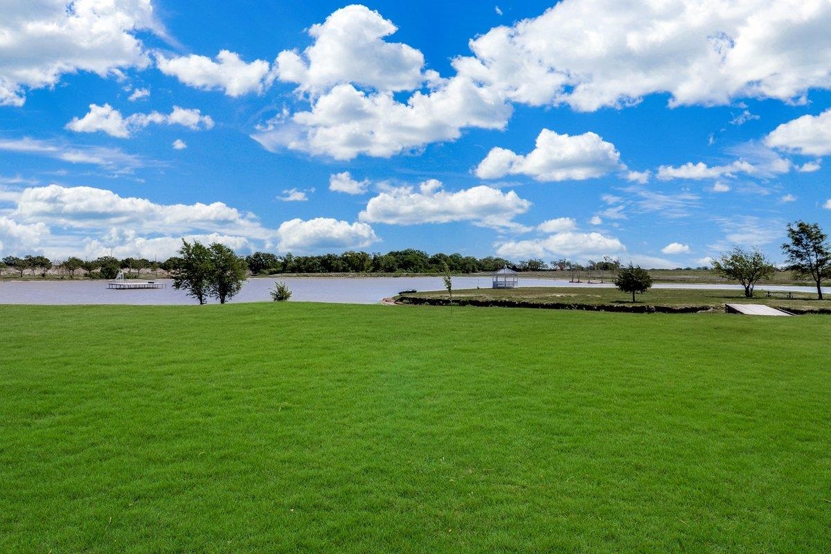 Welcome to a Once-in-a-Lifetime Luxury Country EstateWhere Storybook C – image 27