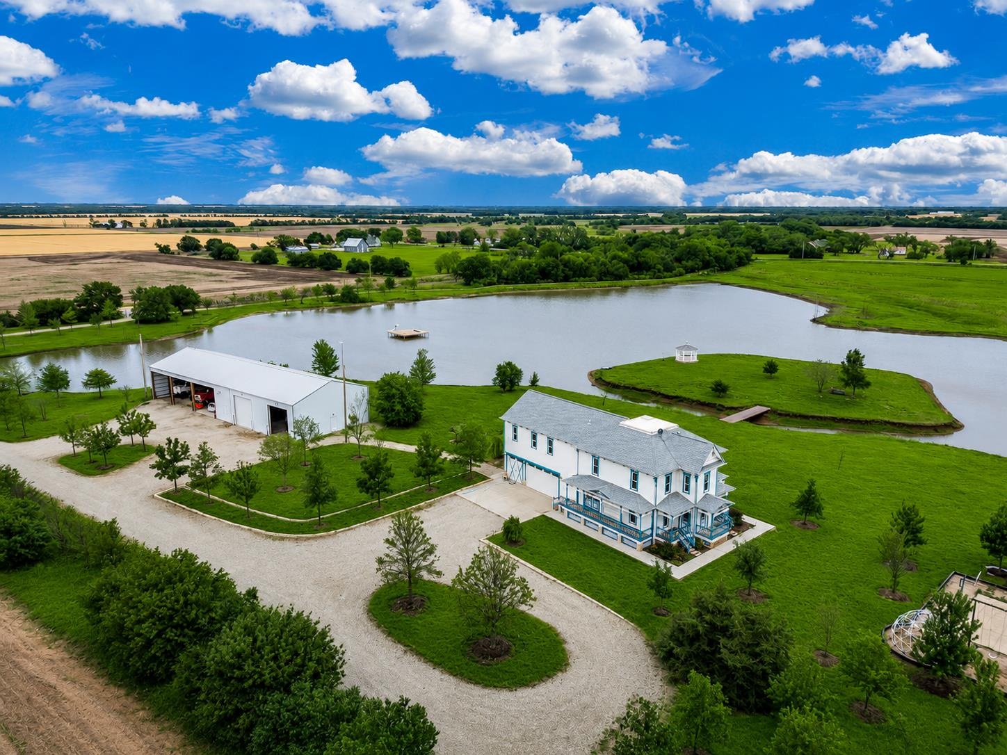 Welcome to a Once-in-a-Lifetime Luxury Country EstateWhere Storybook C – image 2